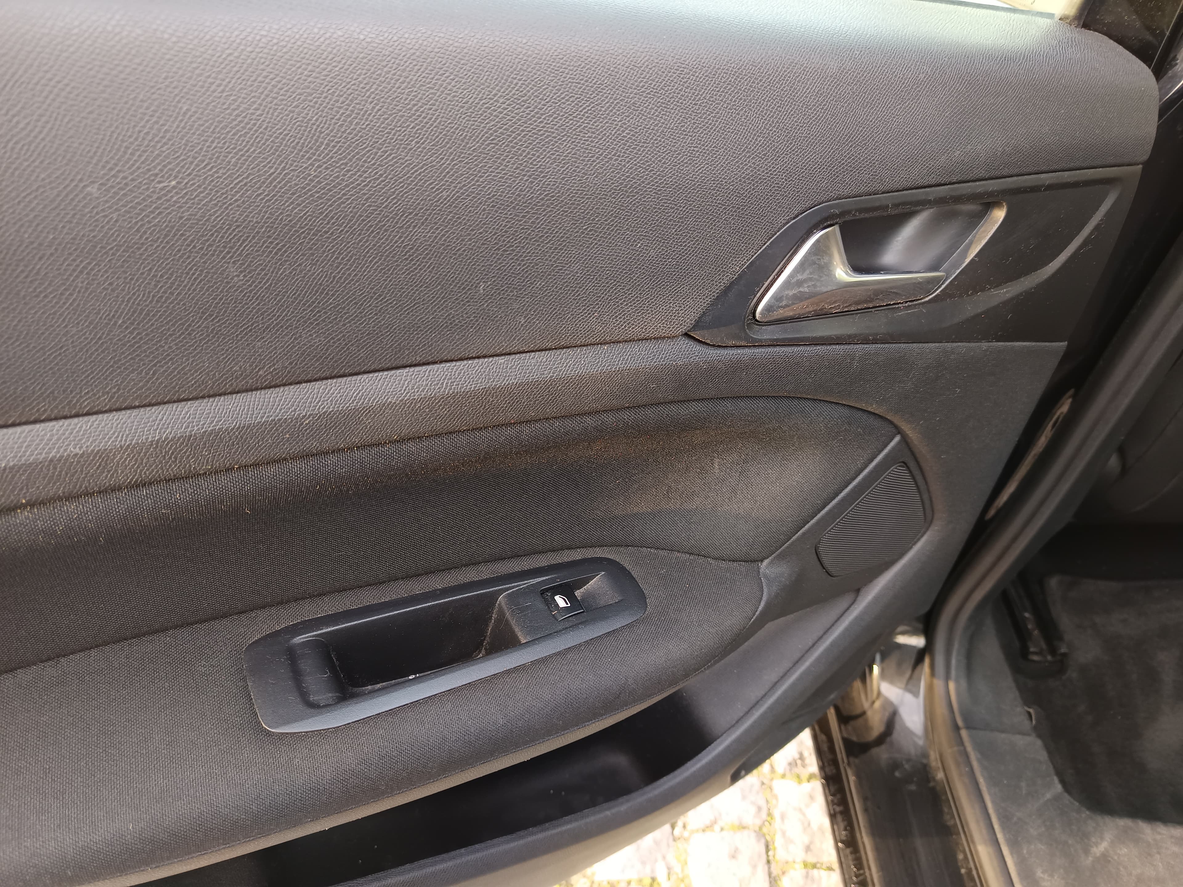 Peugeot 308 1.6 BlueHDi · Ano 2016 — image 29