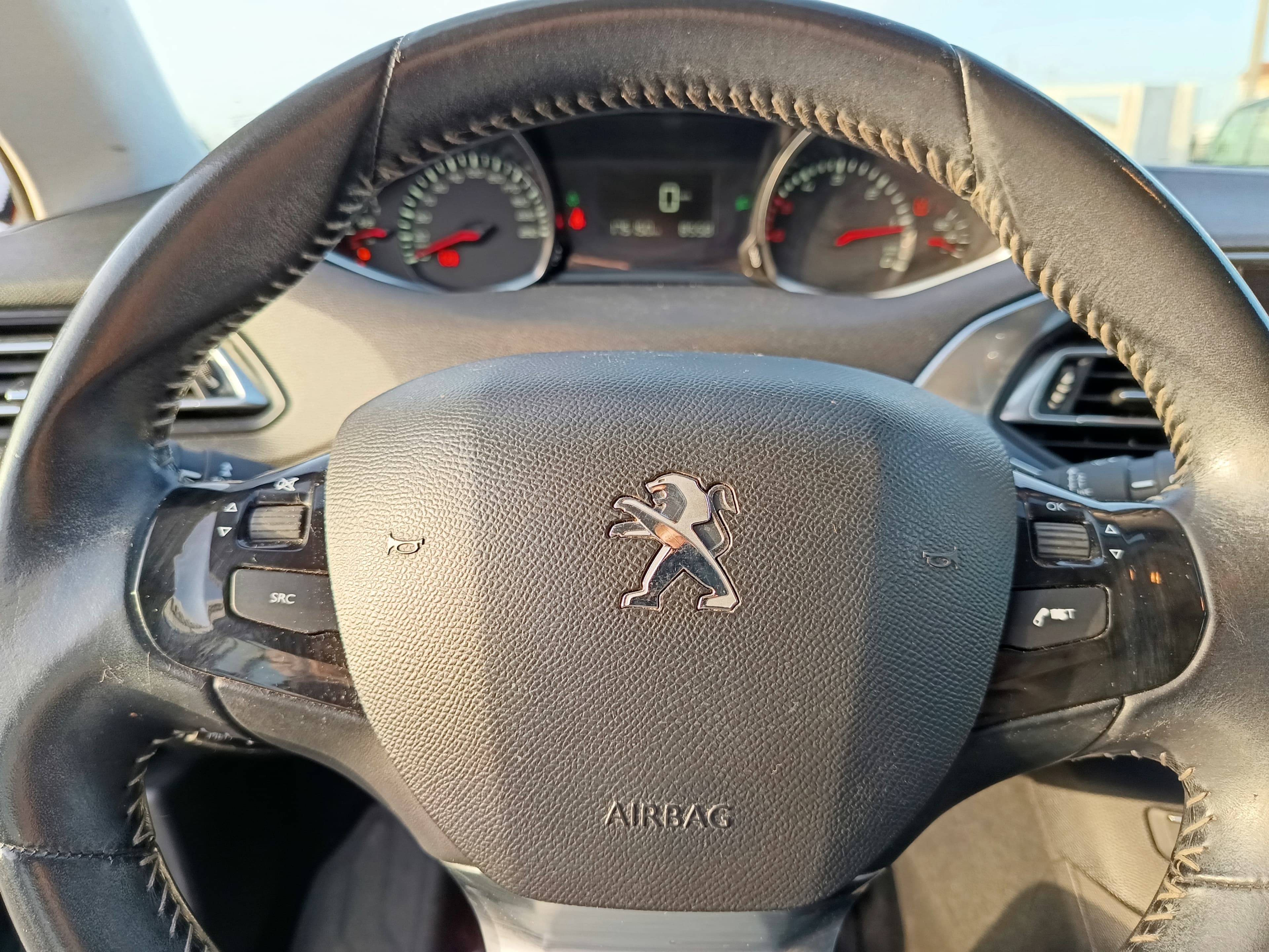 Peugeot 308 1.6 BlueHDi · Ano 2016 — image 40