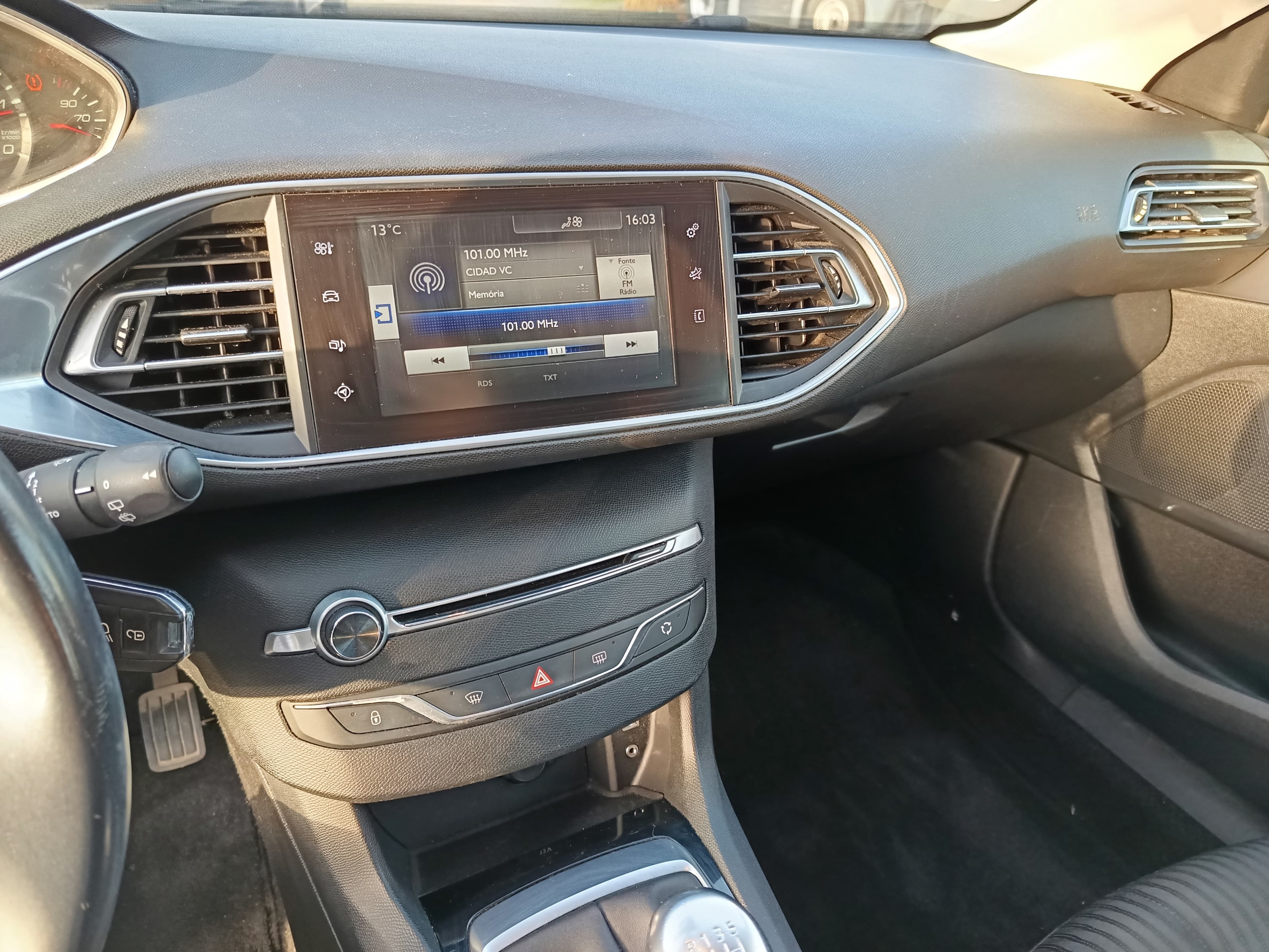 Peugeot 308 1.6 BlueHDi · Ano 2016 — image 36