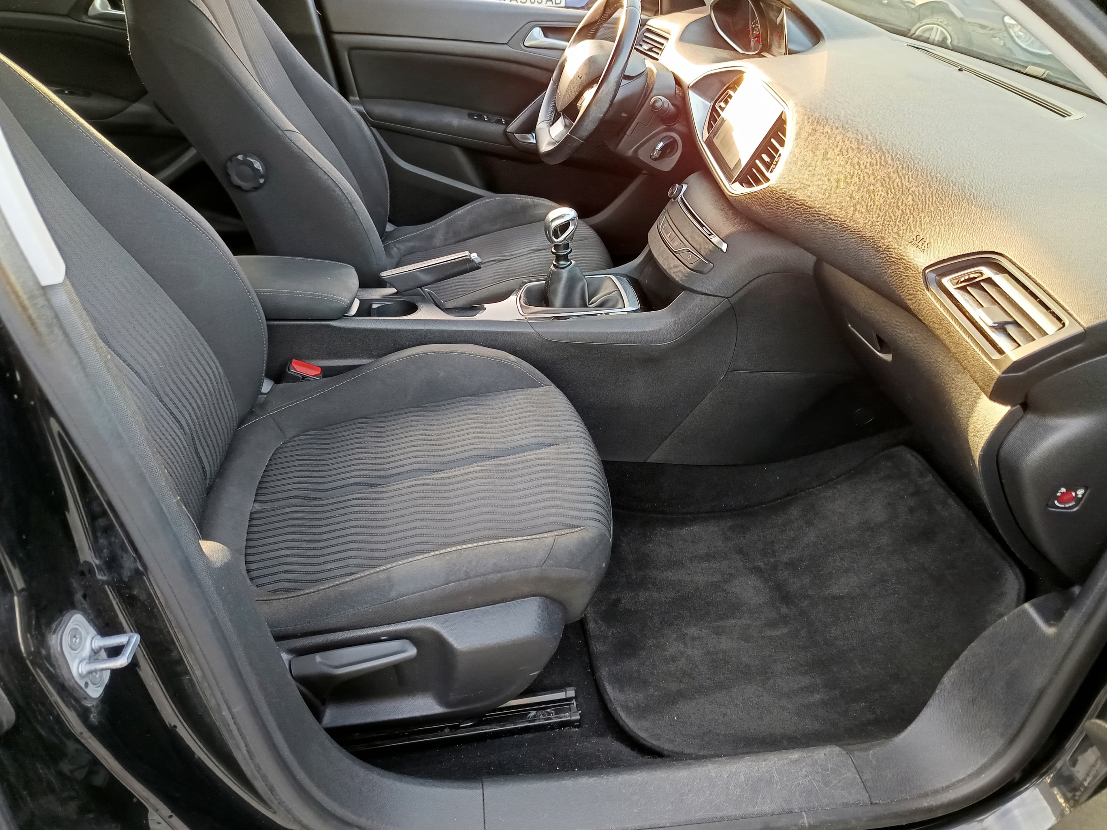 Peugeot 308 1.6 BlueHDi · Ano 2016 — image 26