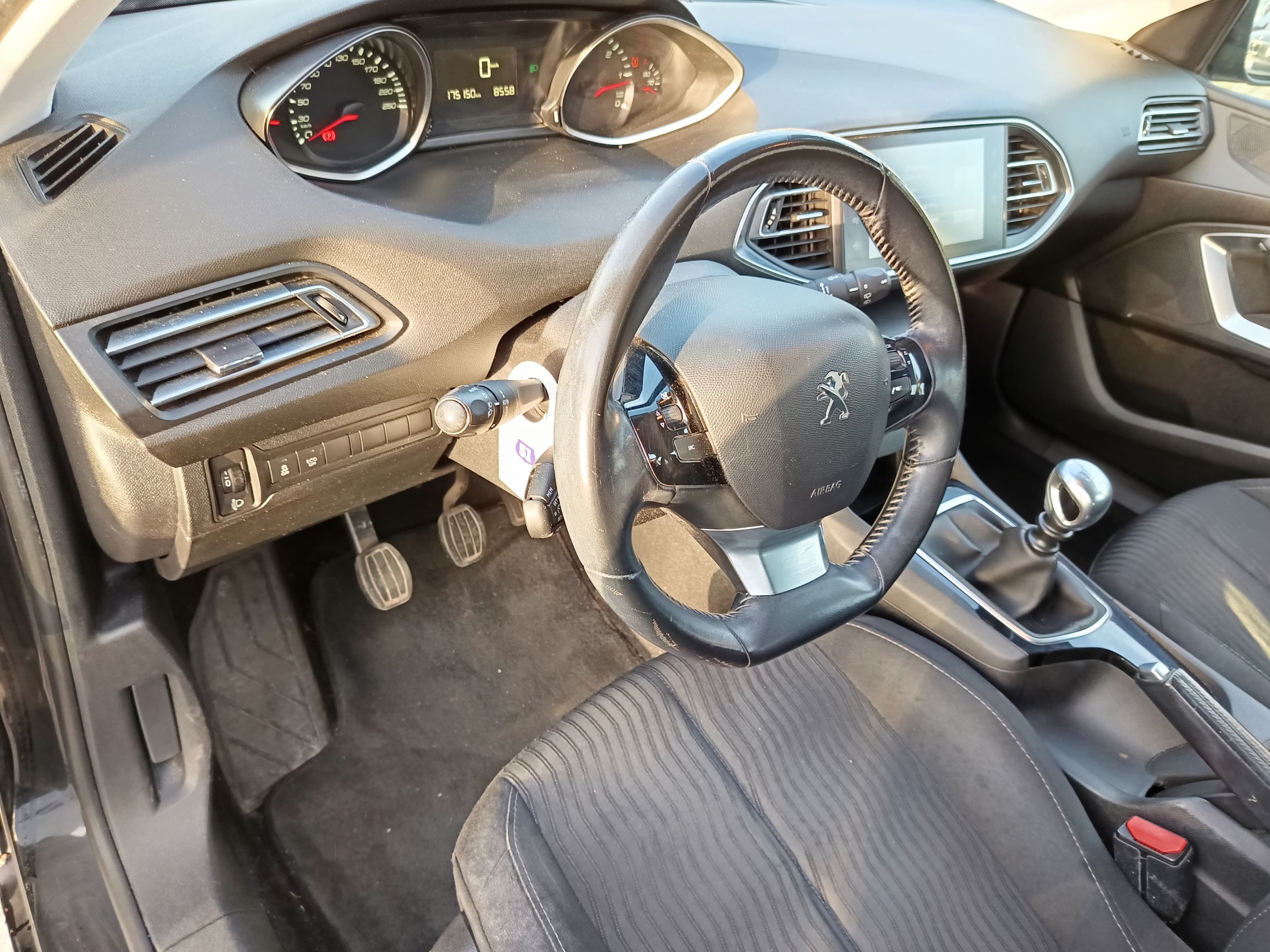 Peugeot 308 1.6 BlueHDi · Ano 2016 — image 35