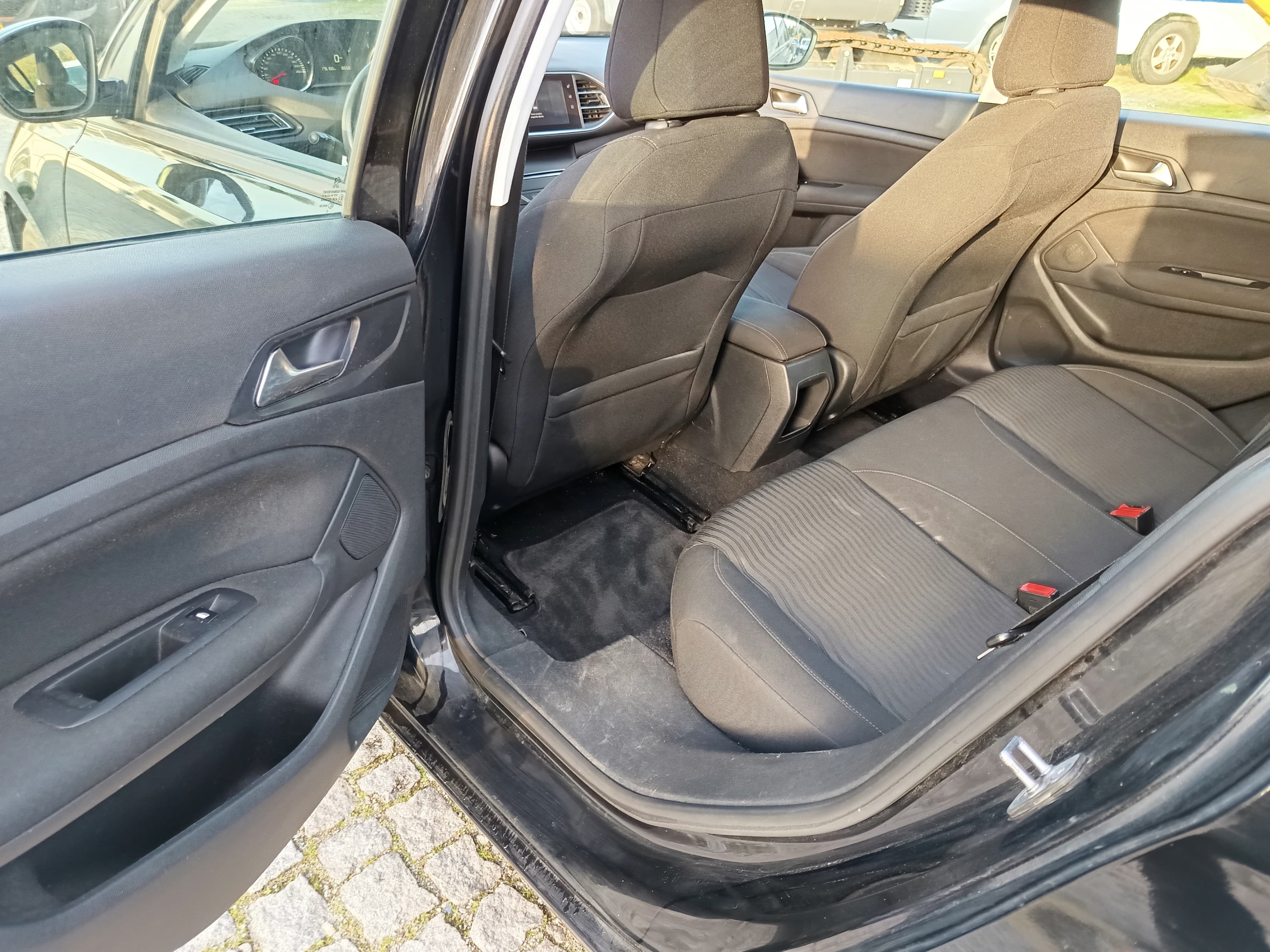 Peugeot 308 1.6 BlueHDi · Ano 2016 — image 28