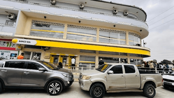 Espaço Comercial | Estrada do Golfe – Camama | Talatona