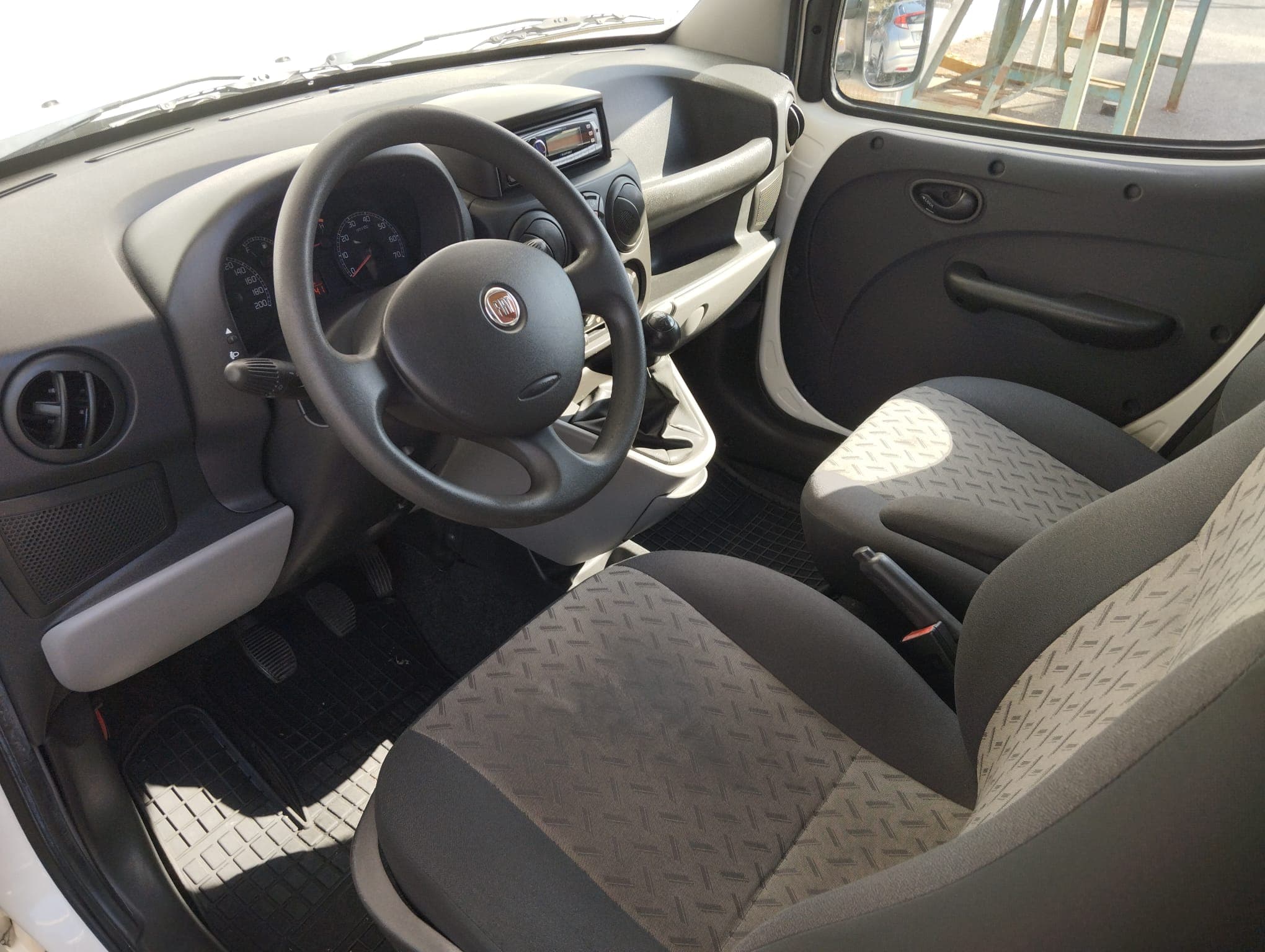 Fiat Doblo Cargo 1.3 D Multijet · Ano 2009 — imagem 8