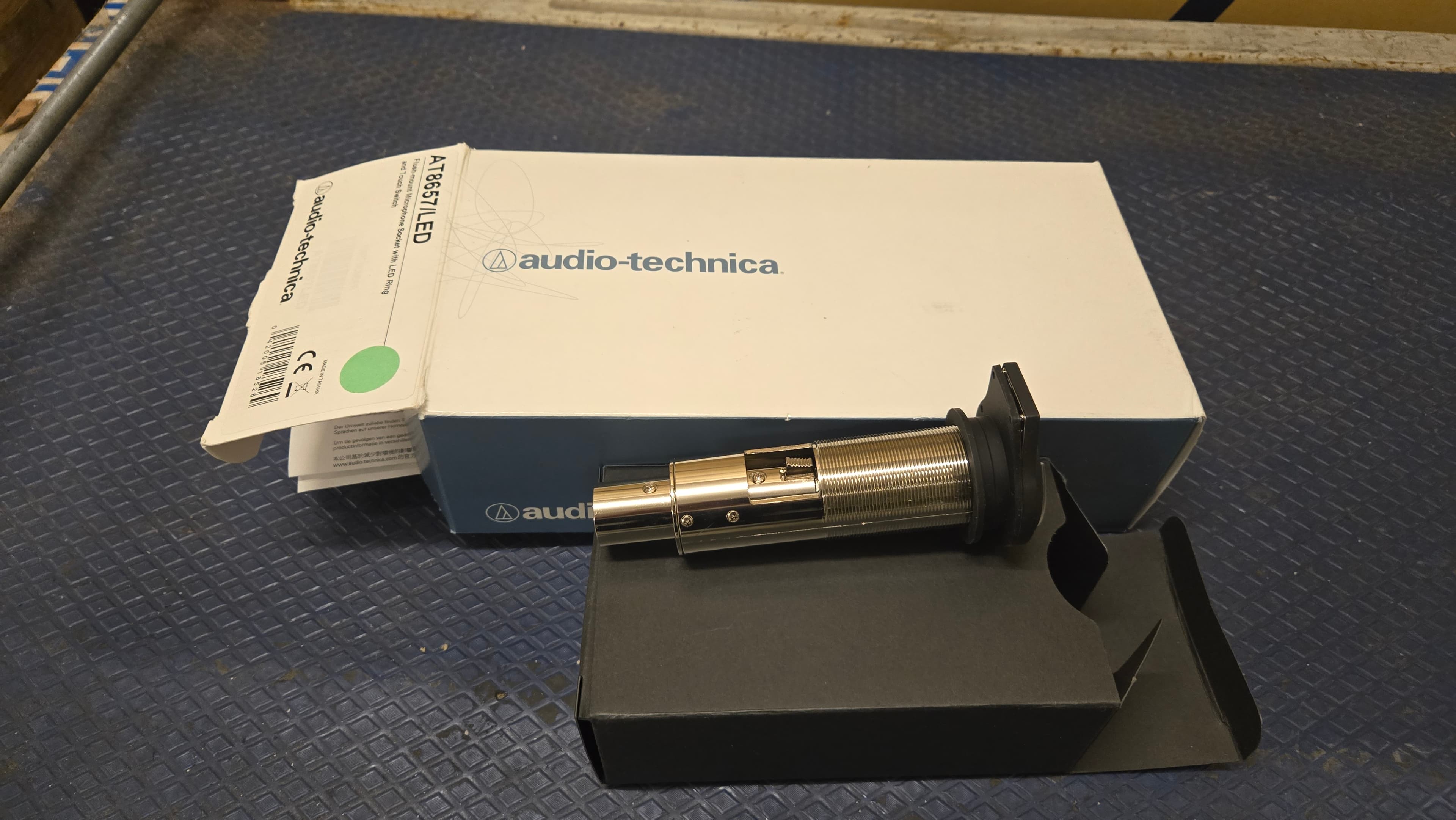 1 Connecteur encastrable Audio-Technica AT8657/LED — imagem 1