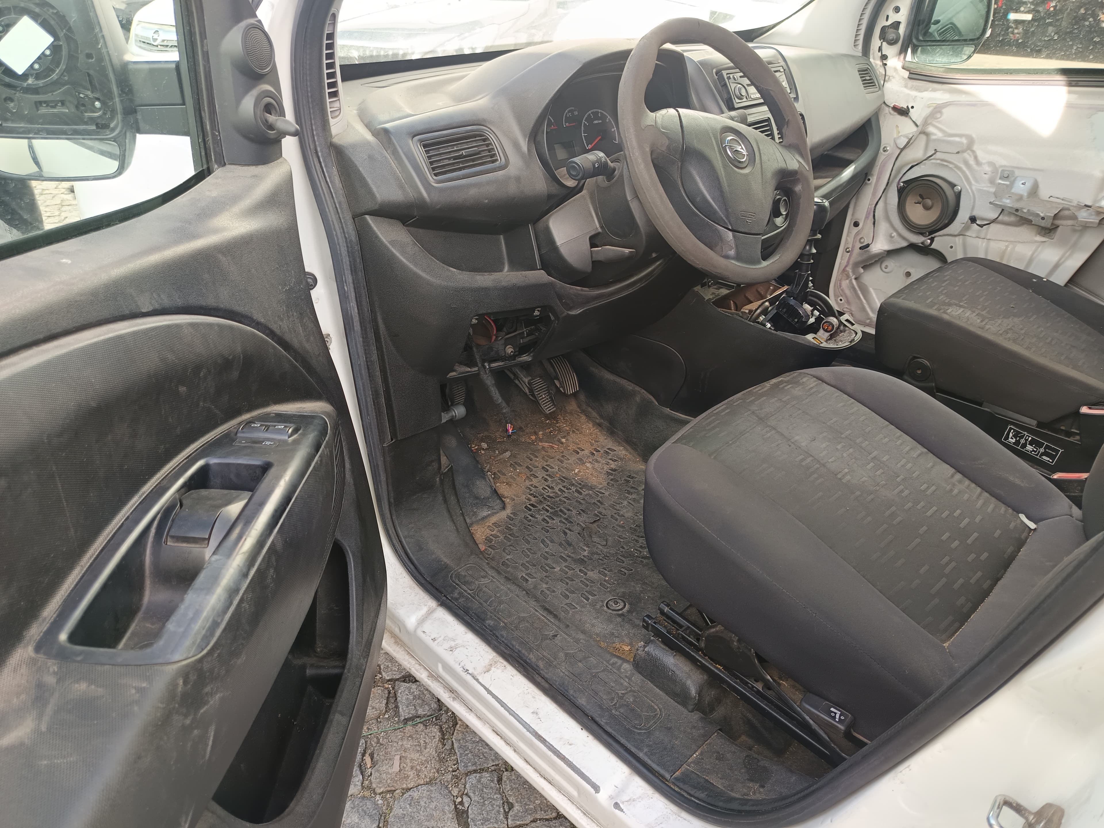 Opel Combo · Ano 2016 — imagen 25