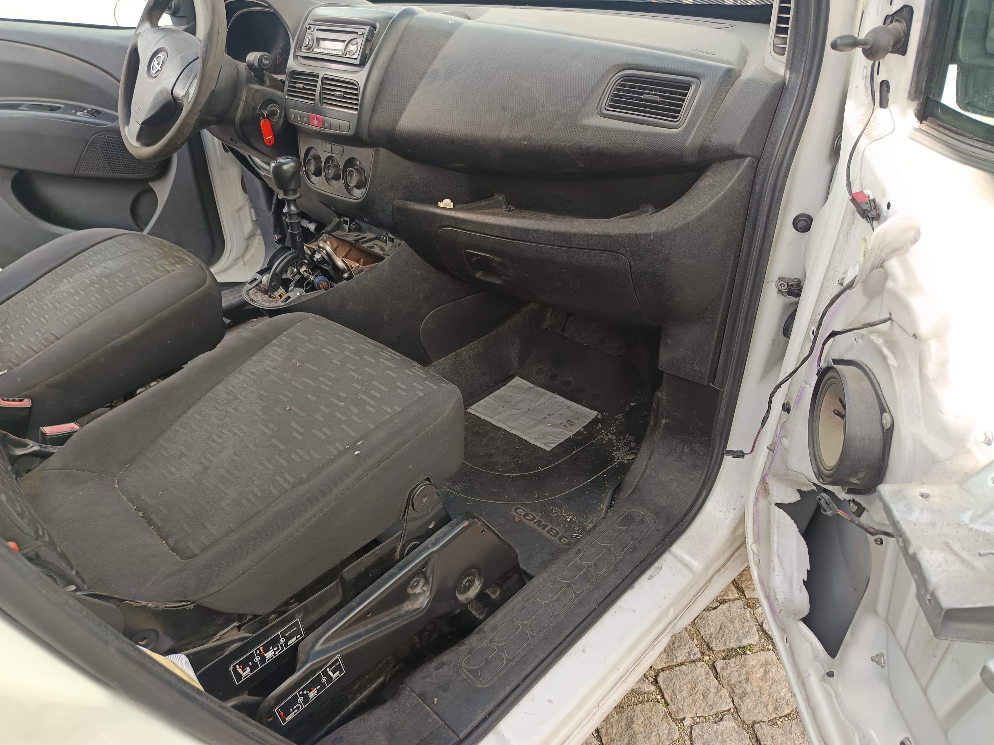 Opel Combo · Ano 2016 — imagen 22