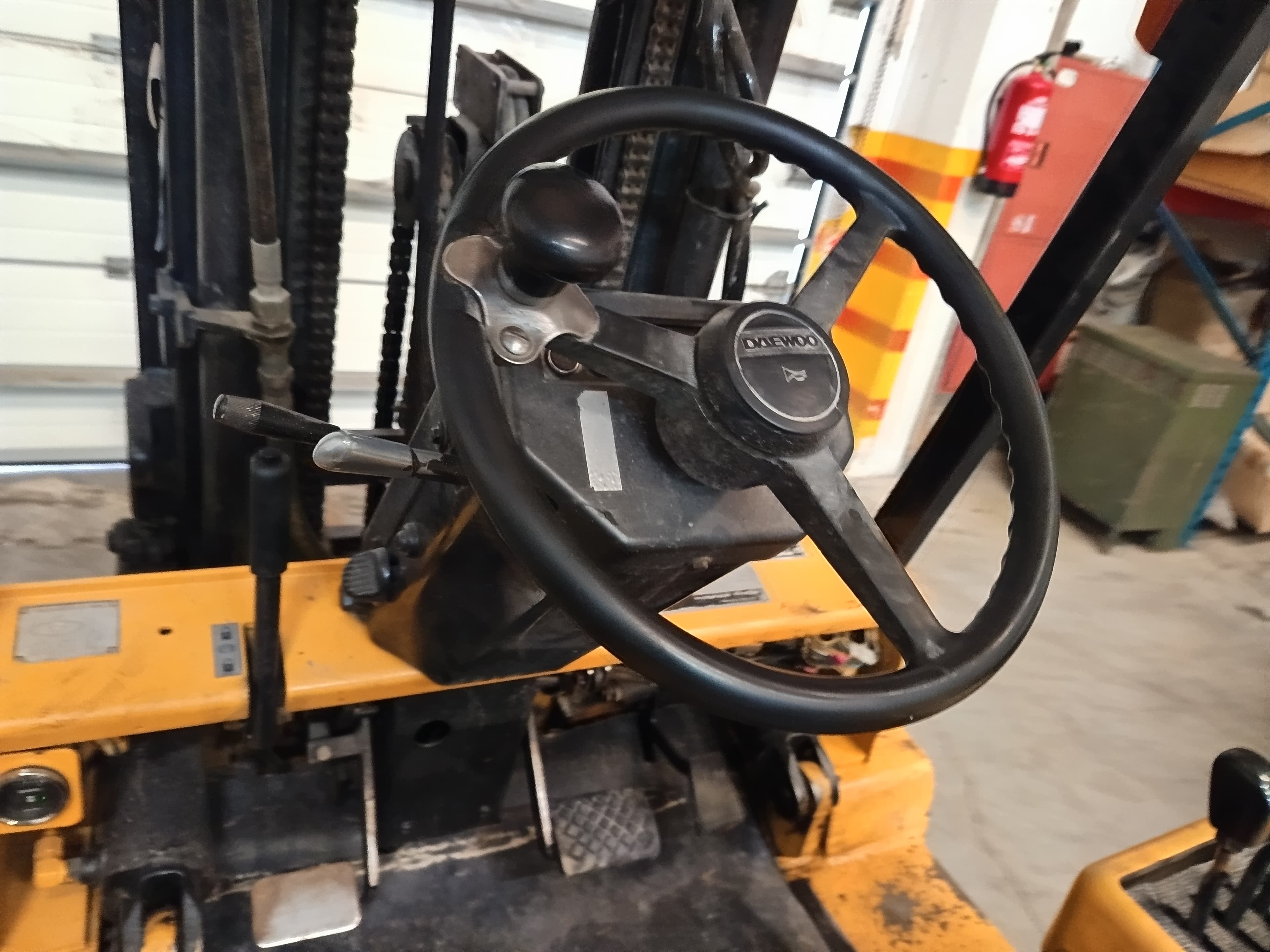 Empilhador Daewoo D30 S-2 — imagem 11