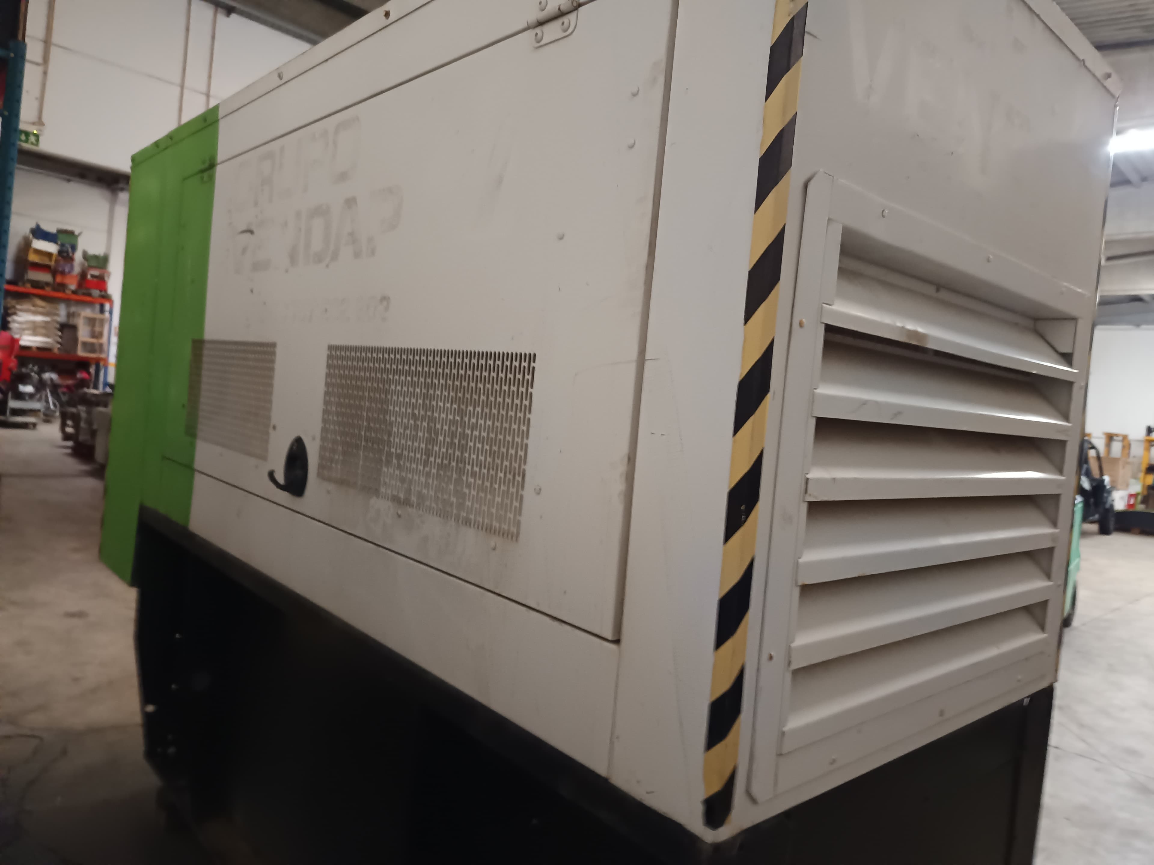 Gerador Olympian 100 kVA · Ano 2009 — imagem 5