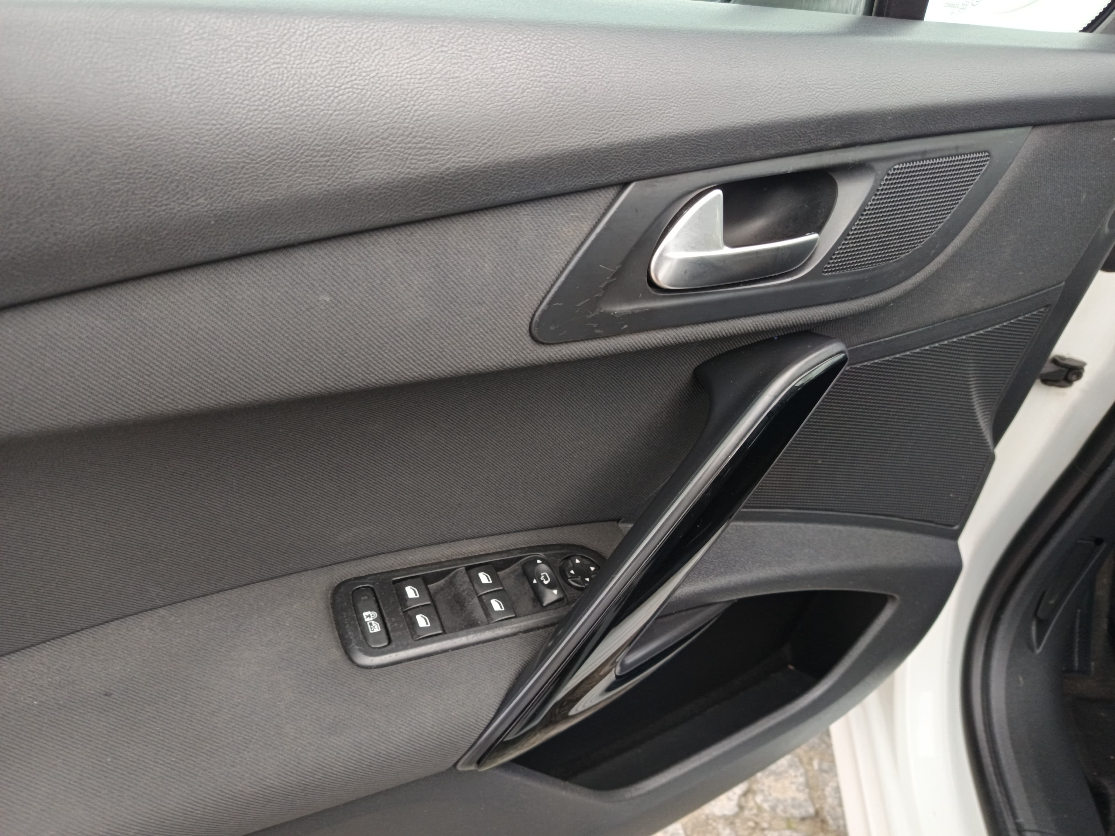 Peugeot 508 1.6 BlueHDi · Ano 2015 — imagem 30