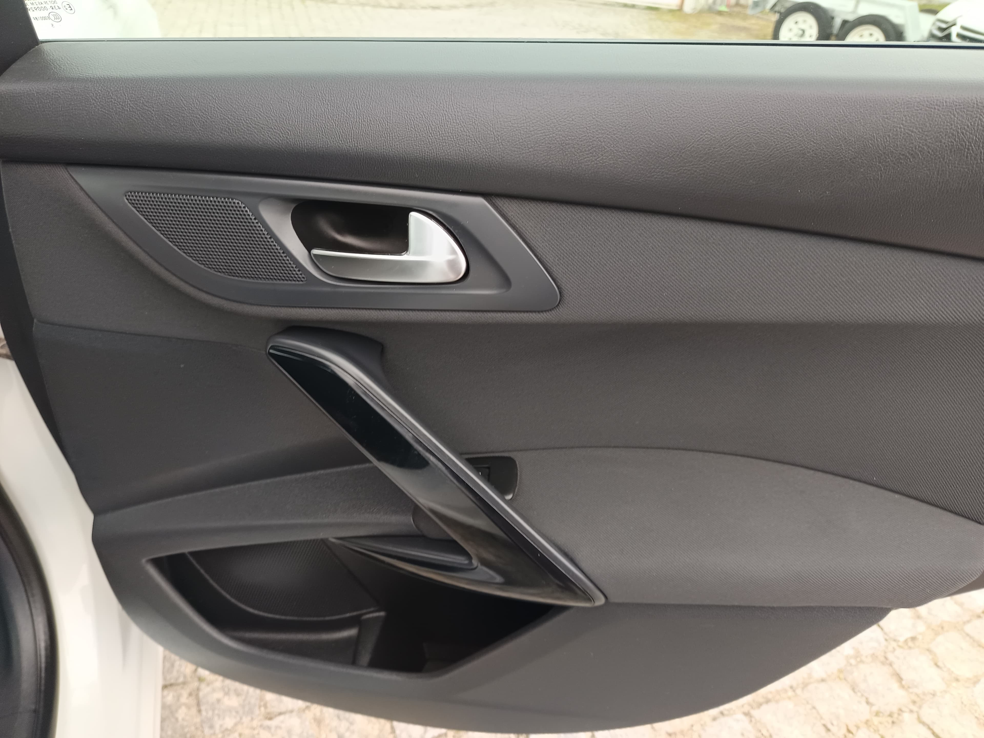 Peugeot 508 1.6 BlueHDi · Ano 2015 — imagem 21