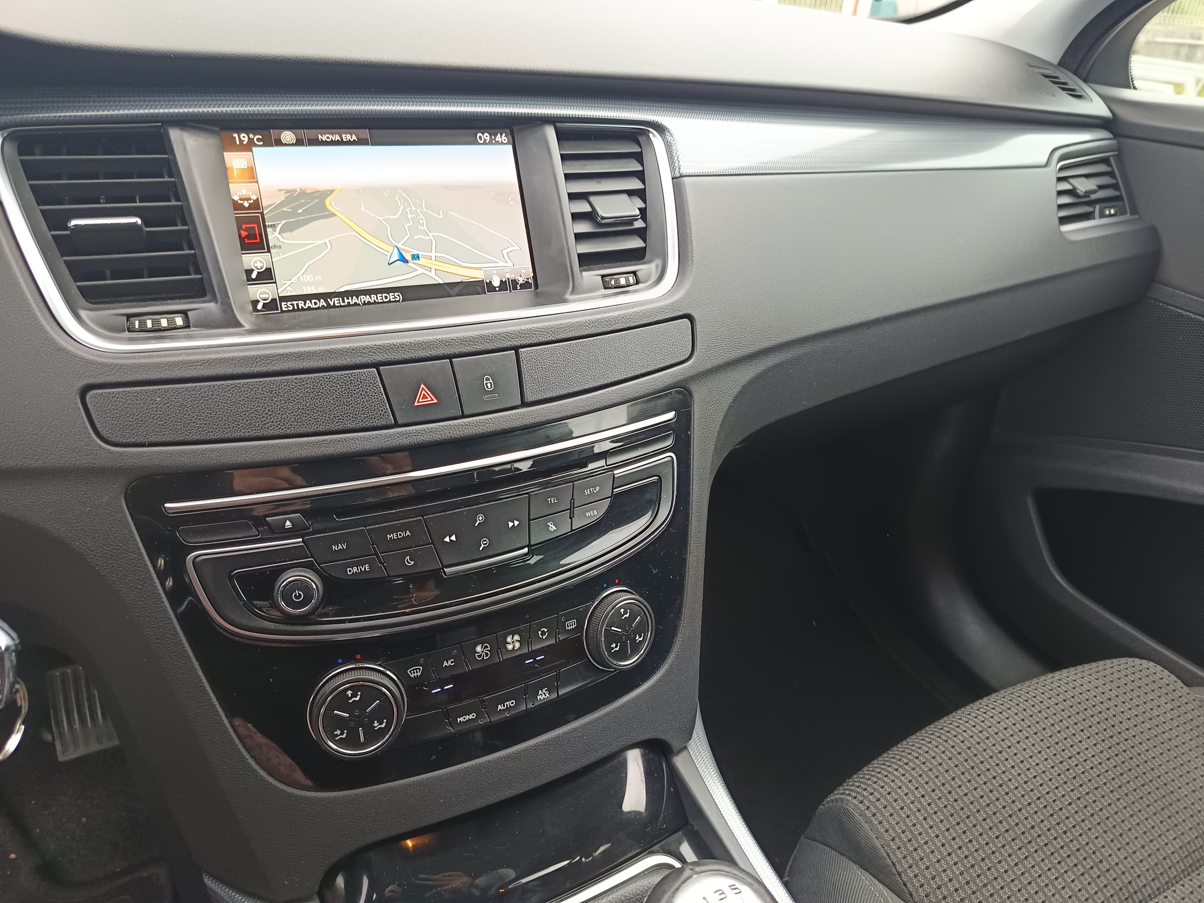 Peugeot 508 1.6 BlueHDi · Ano 2015 — imagem 35