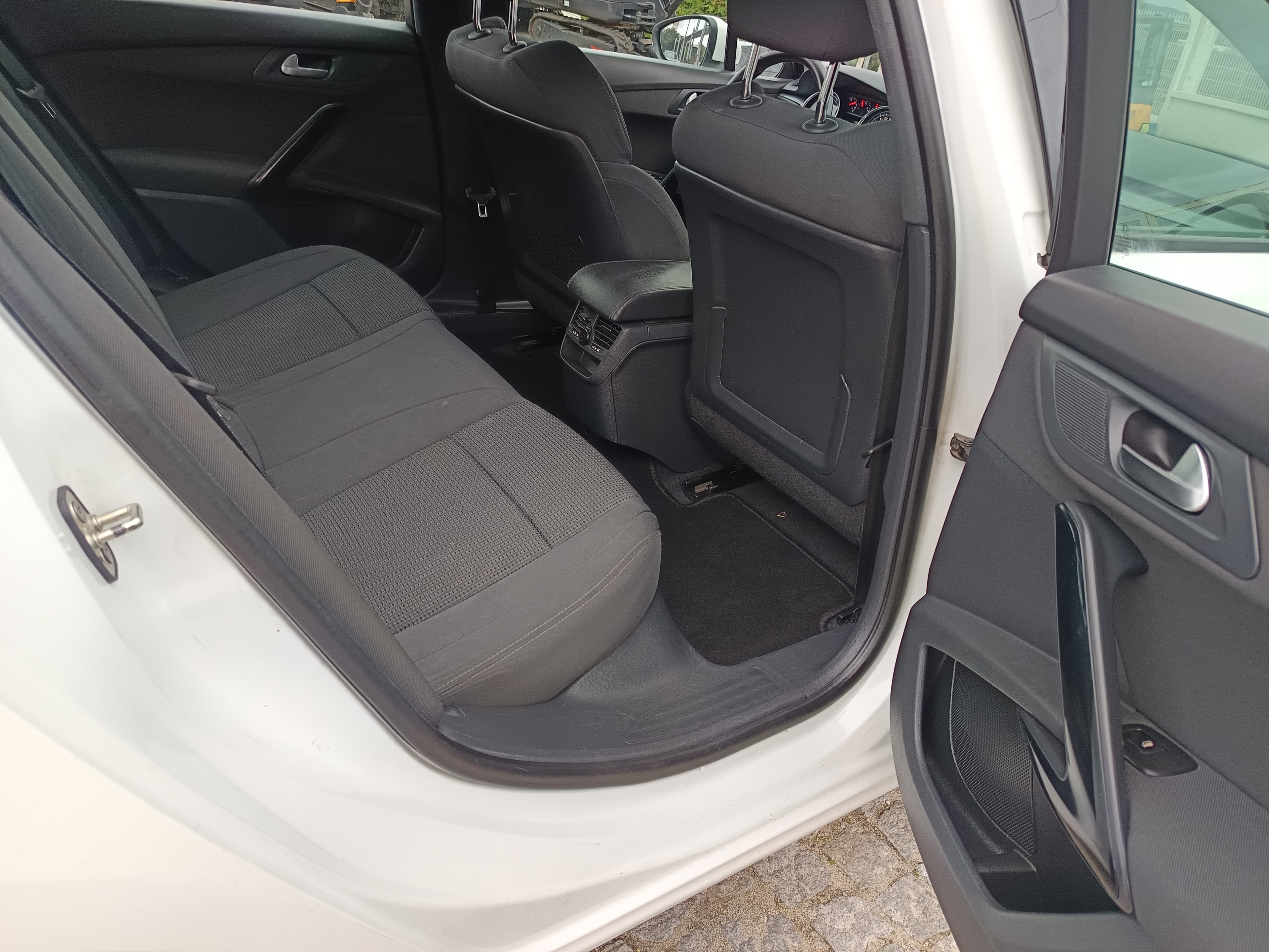Peugeot 508 1.6 BlueHDi · Ano 2015 — imagem 20