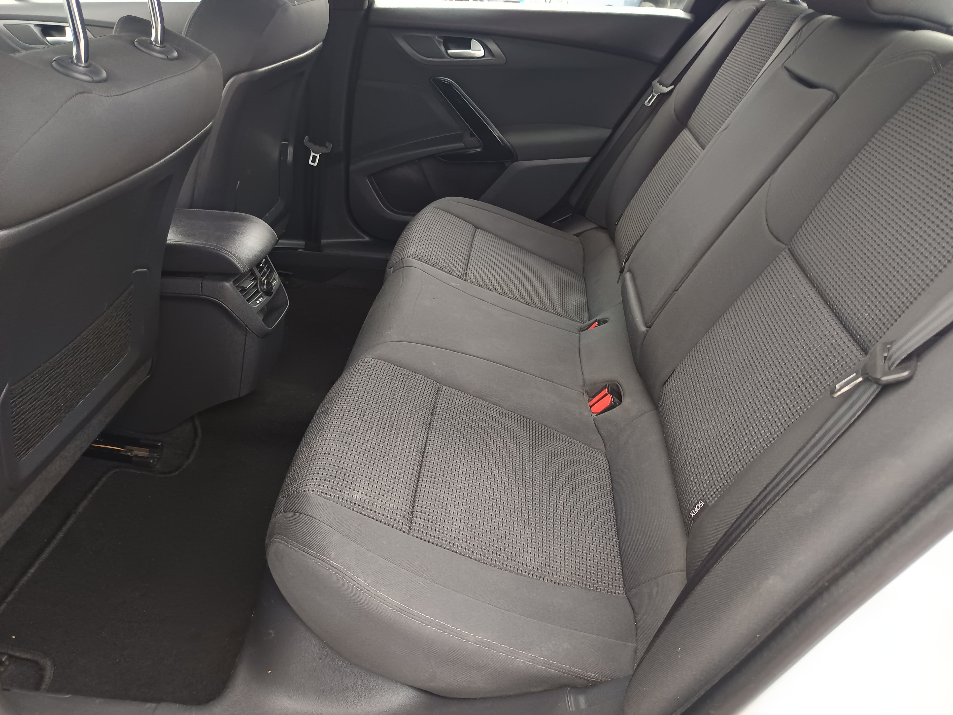 Peugeot 508 1.6 BlueHDi · Ano 2015 — imagem 28