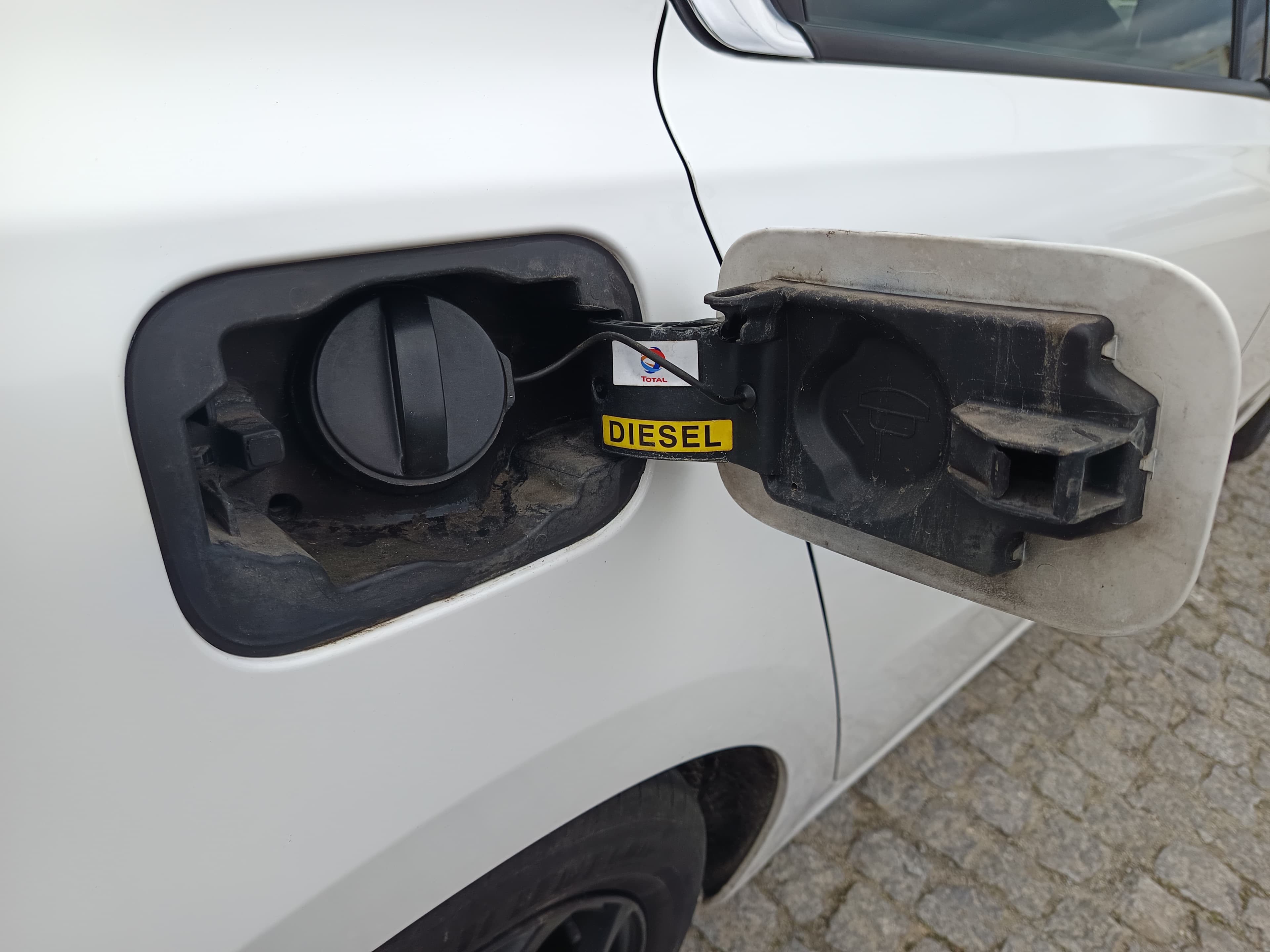 Peugeot 508 1.6 BlueHDi · Ano 2015 — imagem 14