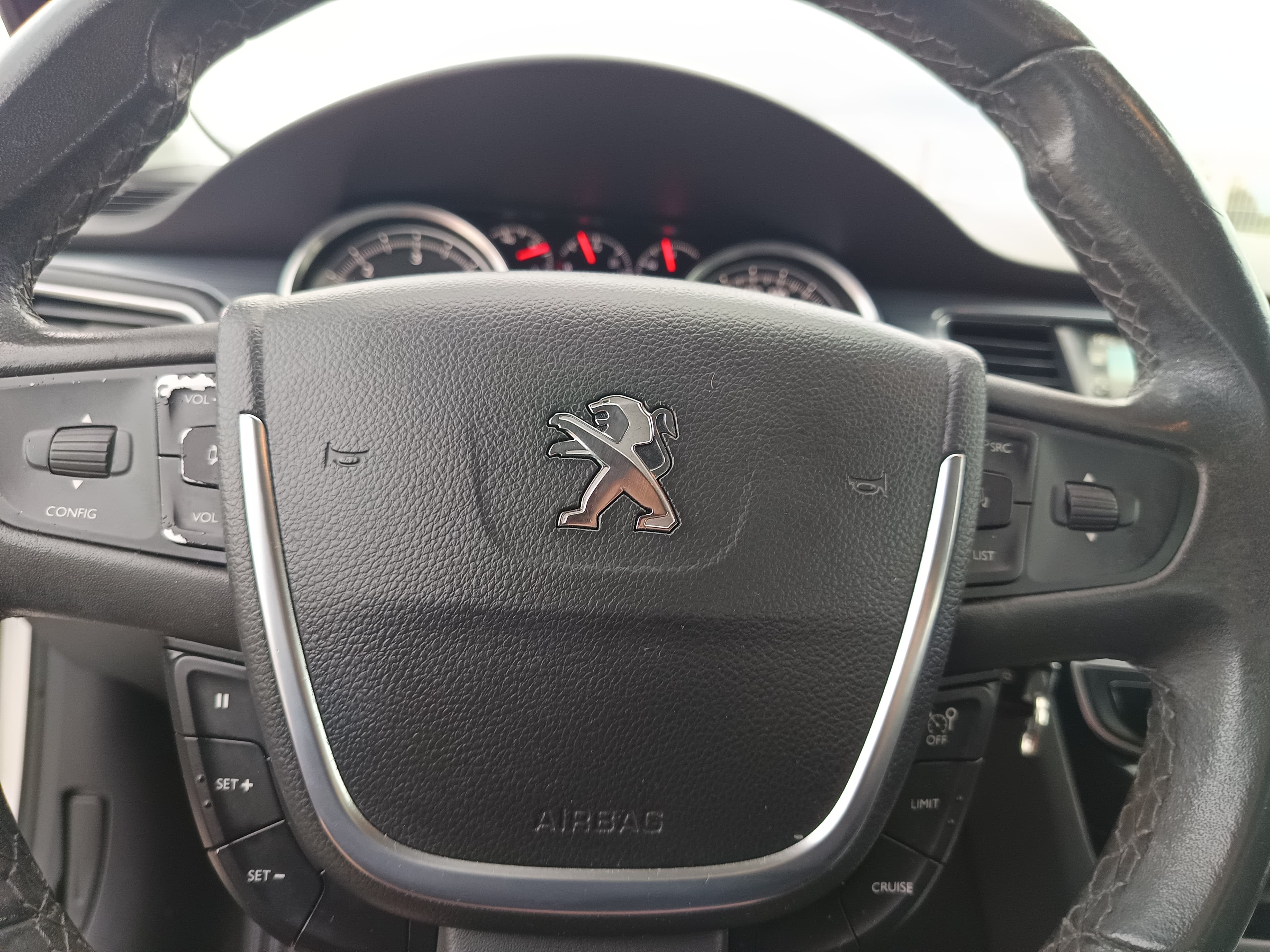 Peugeot 508 1.6 BlueHDi · Ano 2015 — imagem 39