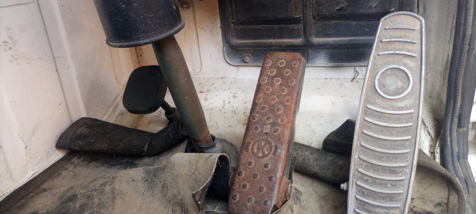 Tata LPK 25/6/38 Truck — image 7