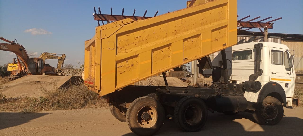 Tata LPK 25/6/38 Truck — image 3