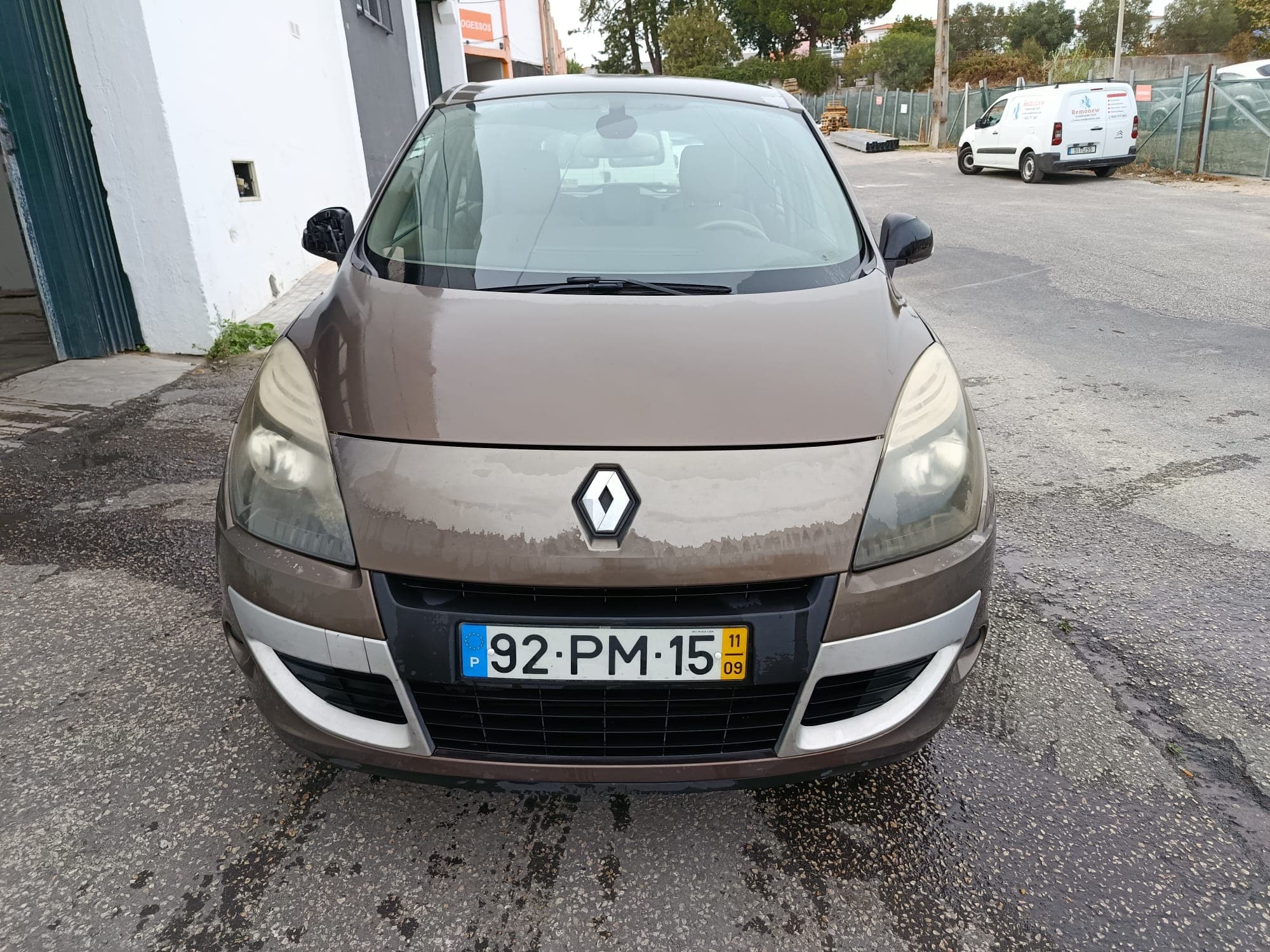 Renault Scénic · Ano 2011 — image 2