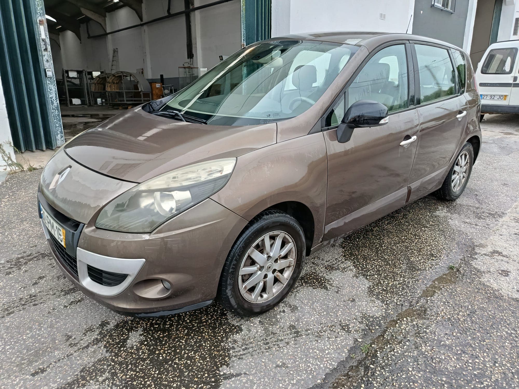 Renault Scénic · Ano 2011 — image 1