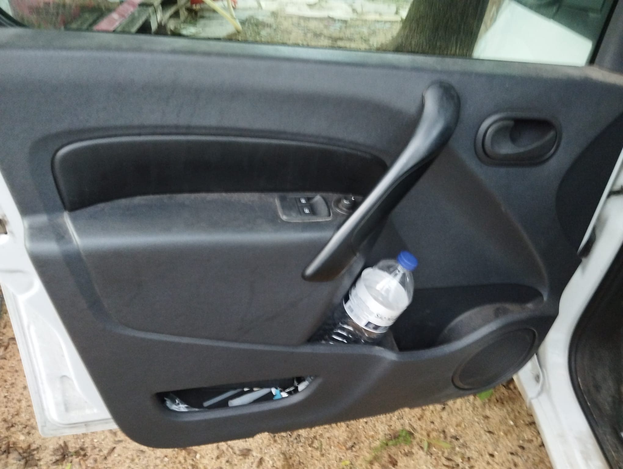 Renault Kangoo 1.5 DCi · Ano 2015 — image 9
