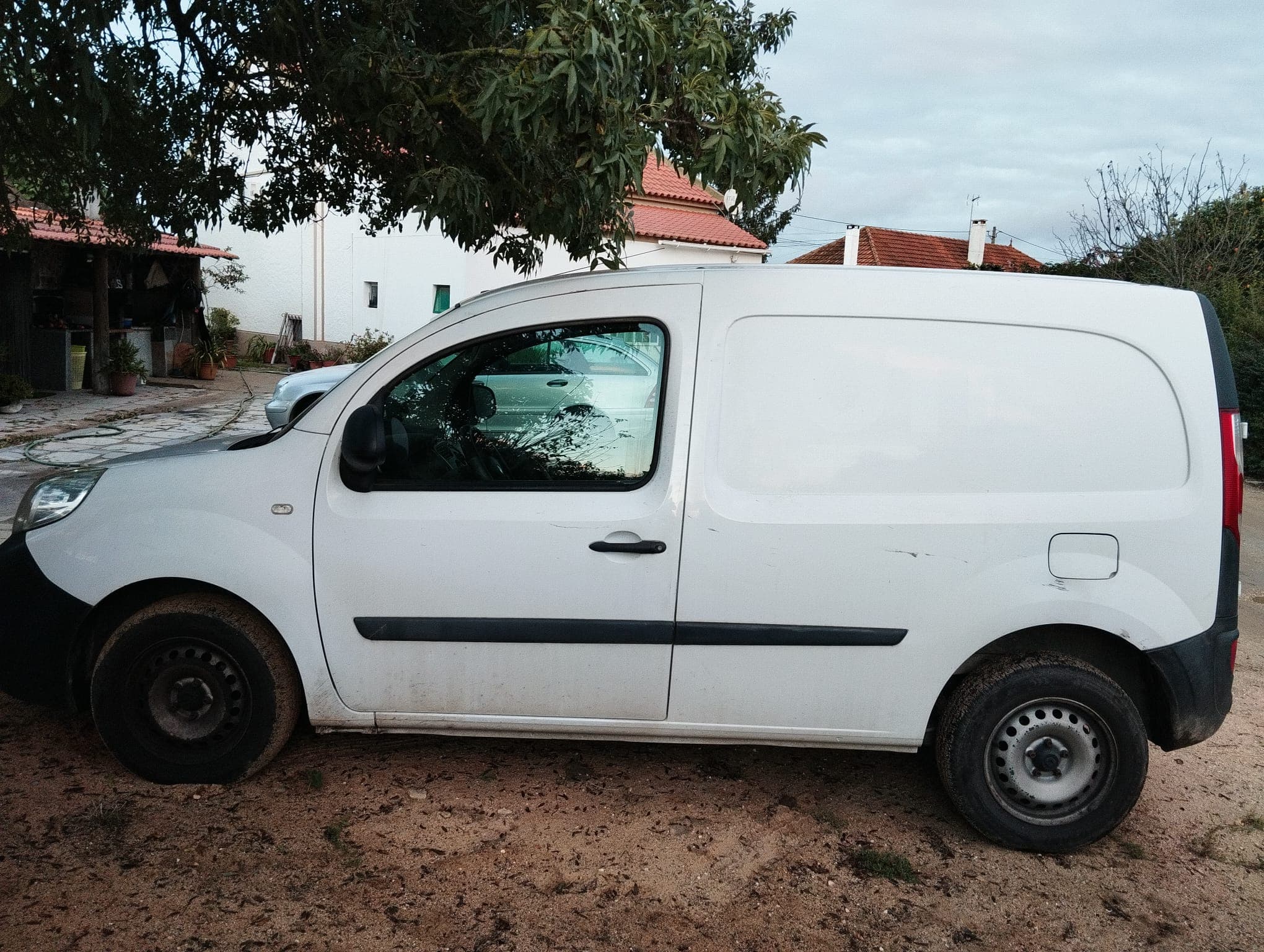 Renault Kangoo 1.5 DCi · Ano 2015 — image 2