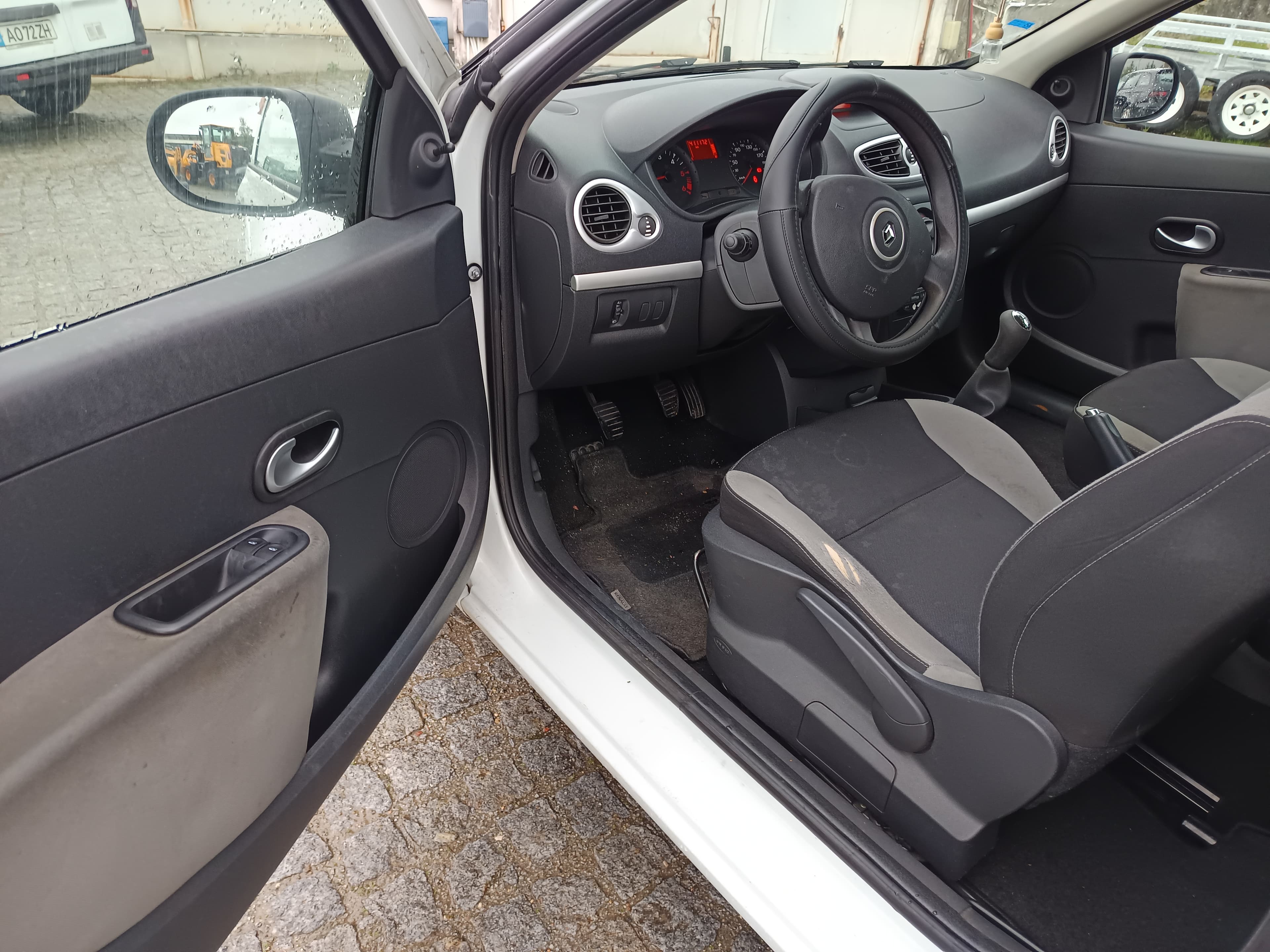 Renault Clio 1.5 dCi · Año 2012 — imagen 26