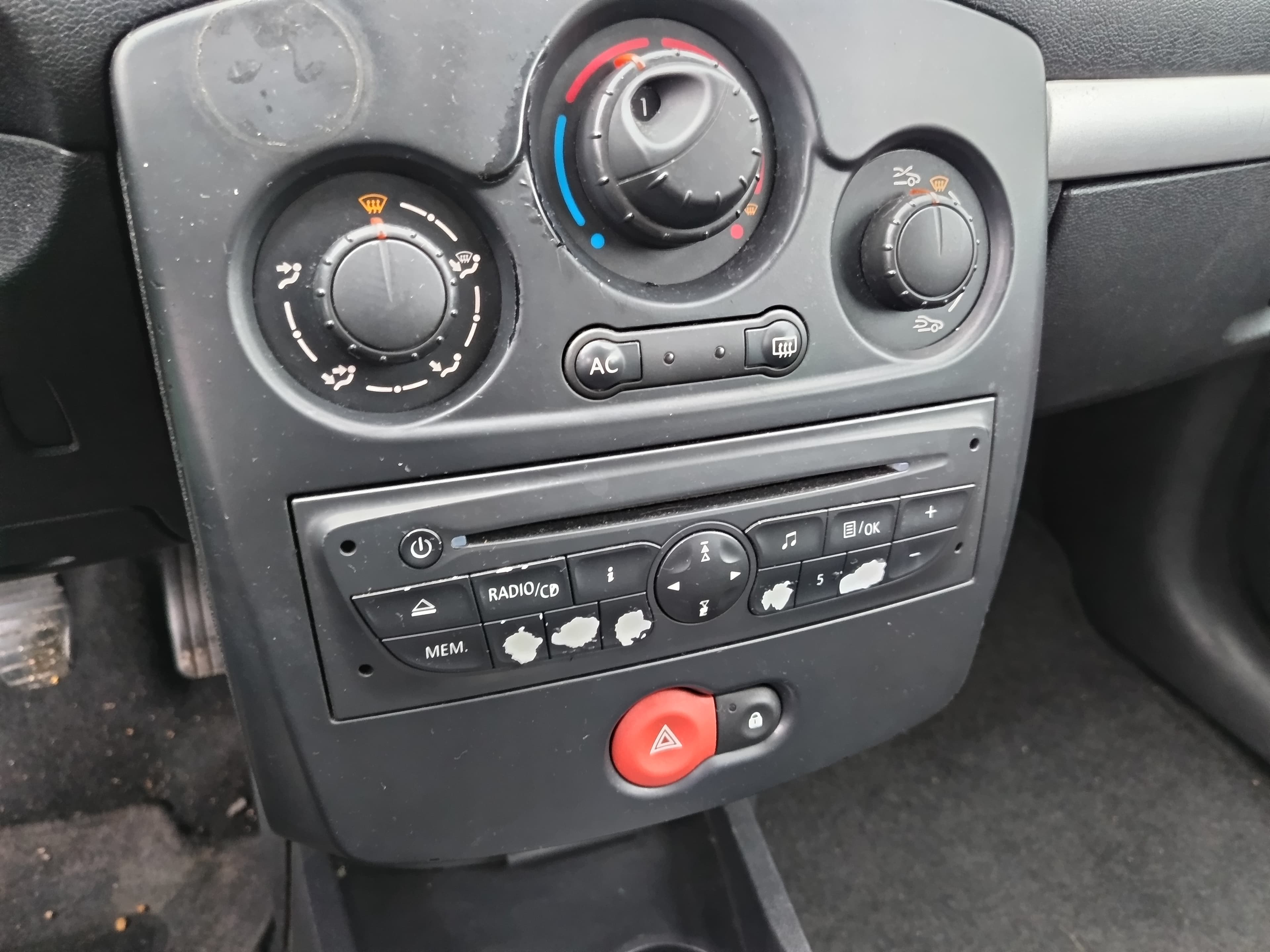 Renault Clio 1.5 dCi · Año 2012 — imagen 32