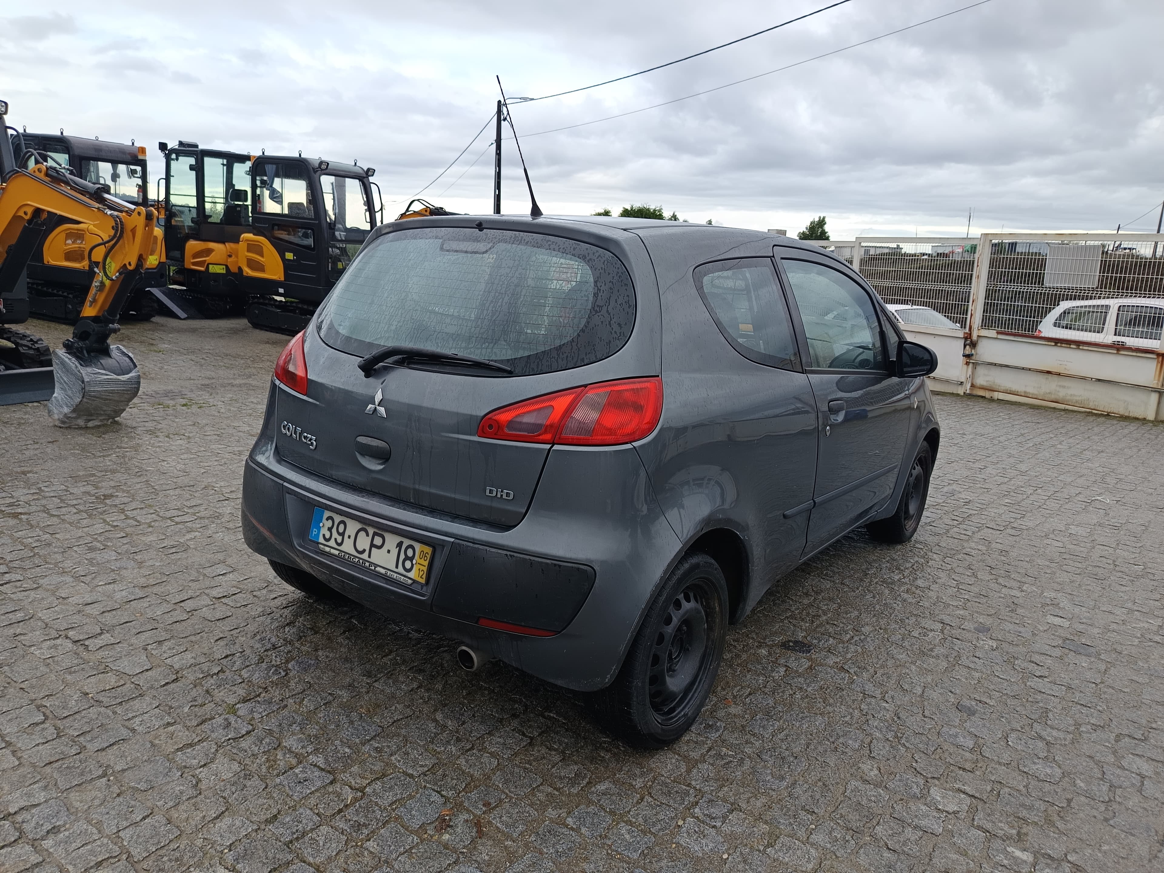 Mitsubishi Colt CZ3 · Ano 2006 — imagem 4