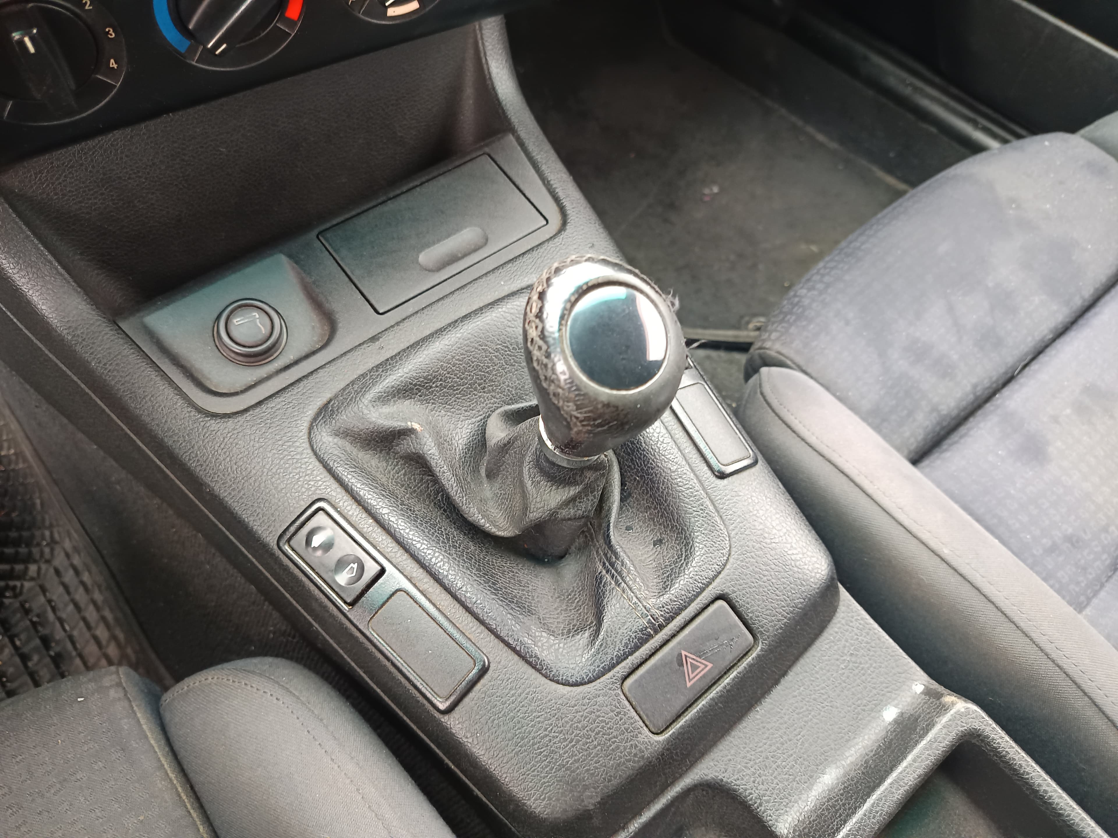 BMW Série 3 · Ano 1998 — image 33
