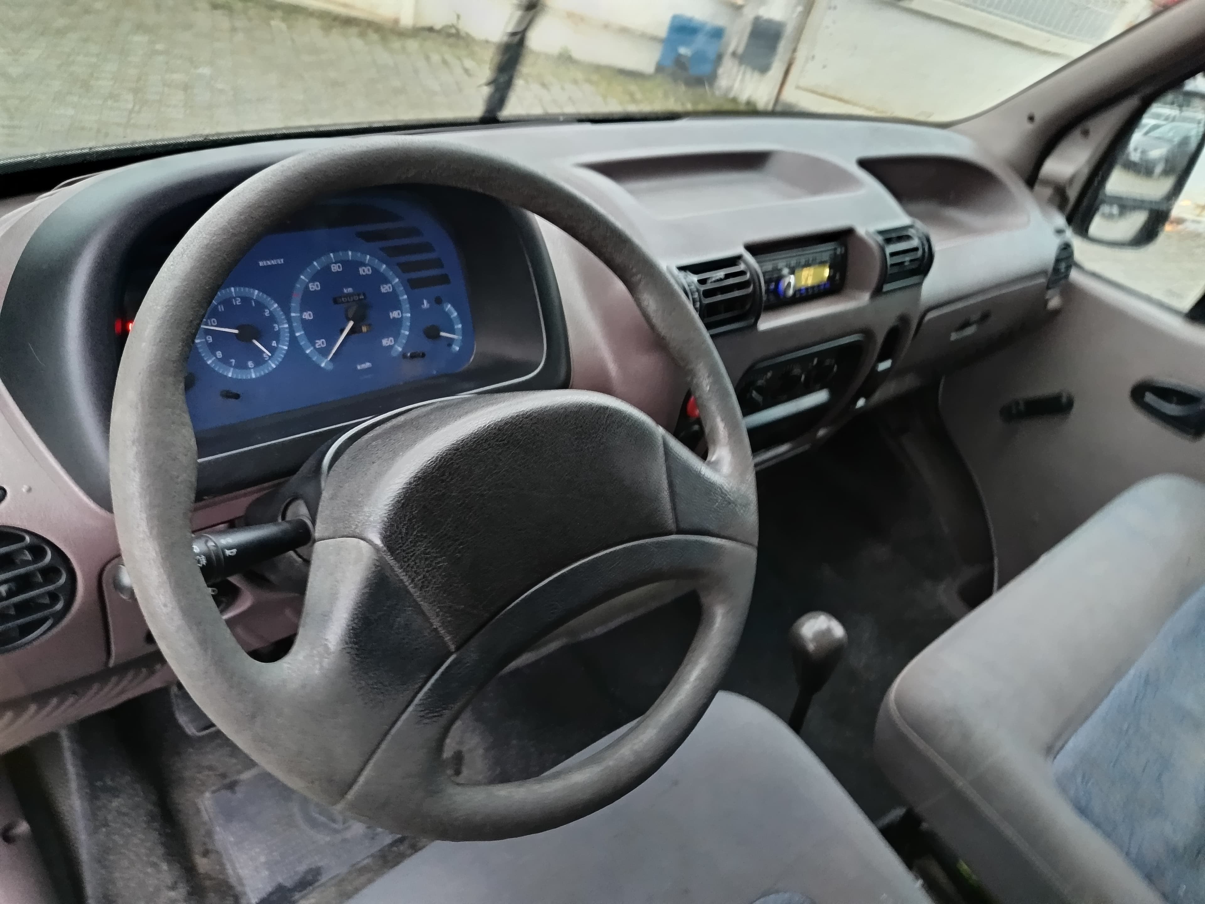 Renault Master · Ano 2000 — imagem 29