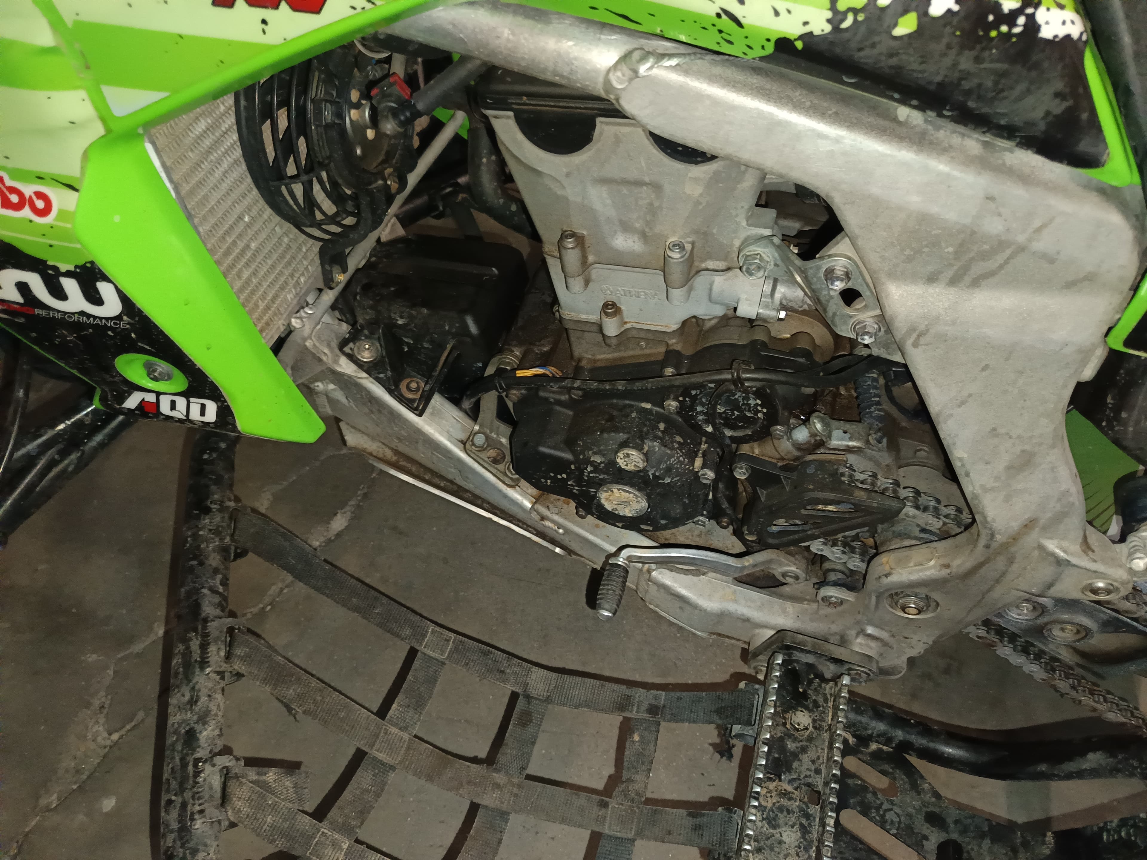 Kawasaki KSF 450 B · Ano 2010 — imagem 11