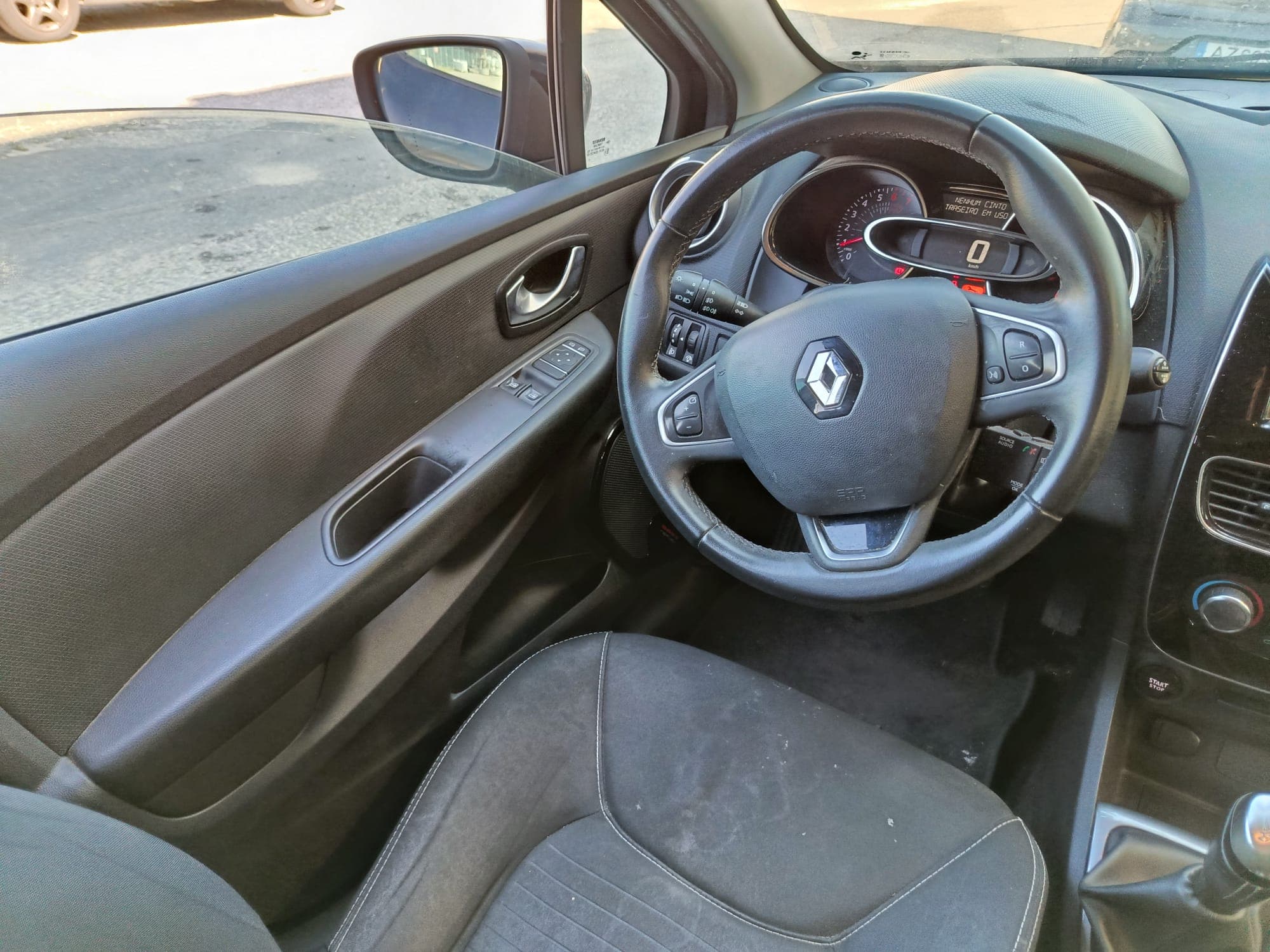 Renault Clio · Ano 2017 — imagem 20