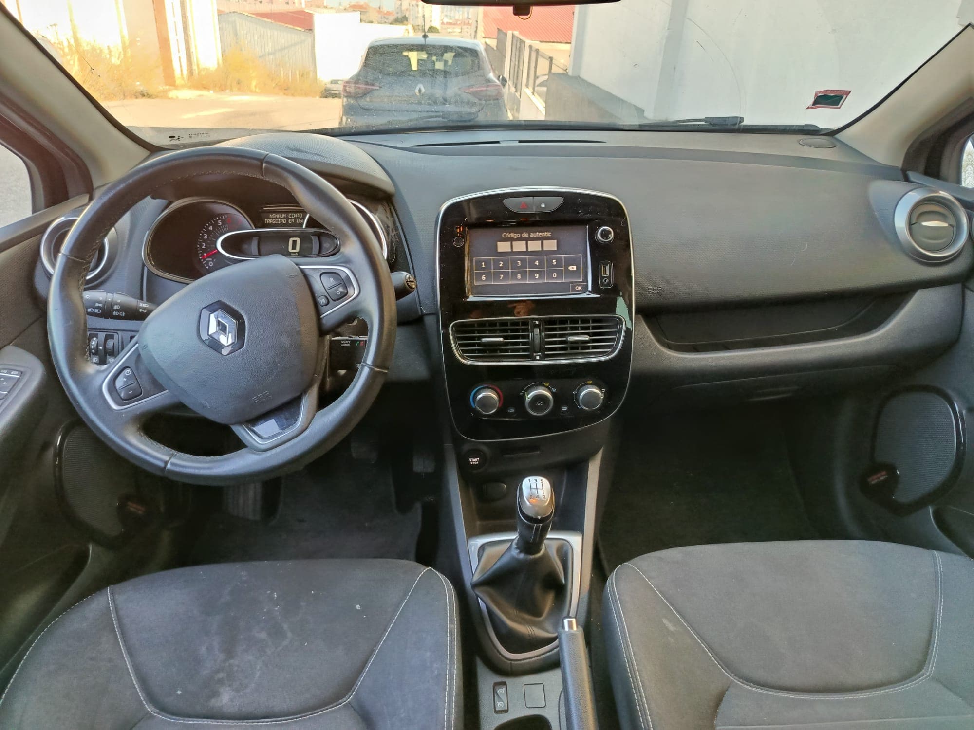 Renault Clio · Ano 2017 — imagem 17