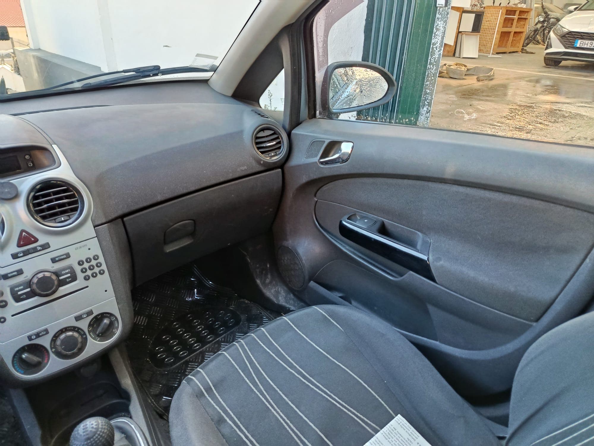 Opel Corsa · Ano 2010 — imagem 16