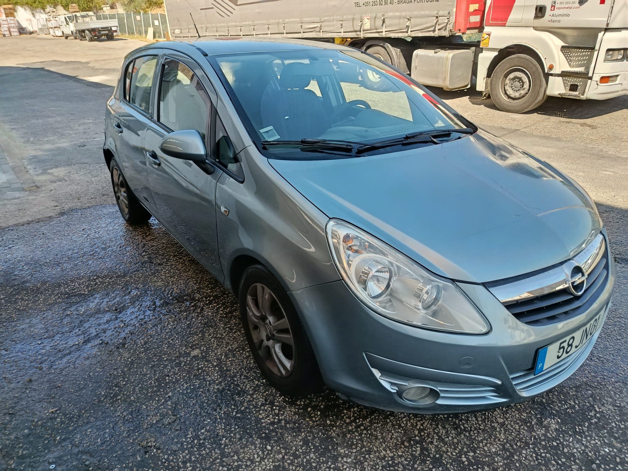 Opel Corsa · Ano 2010 — imagem 1