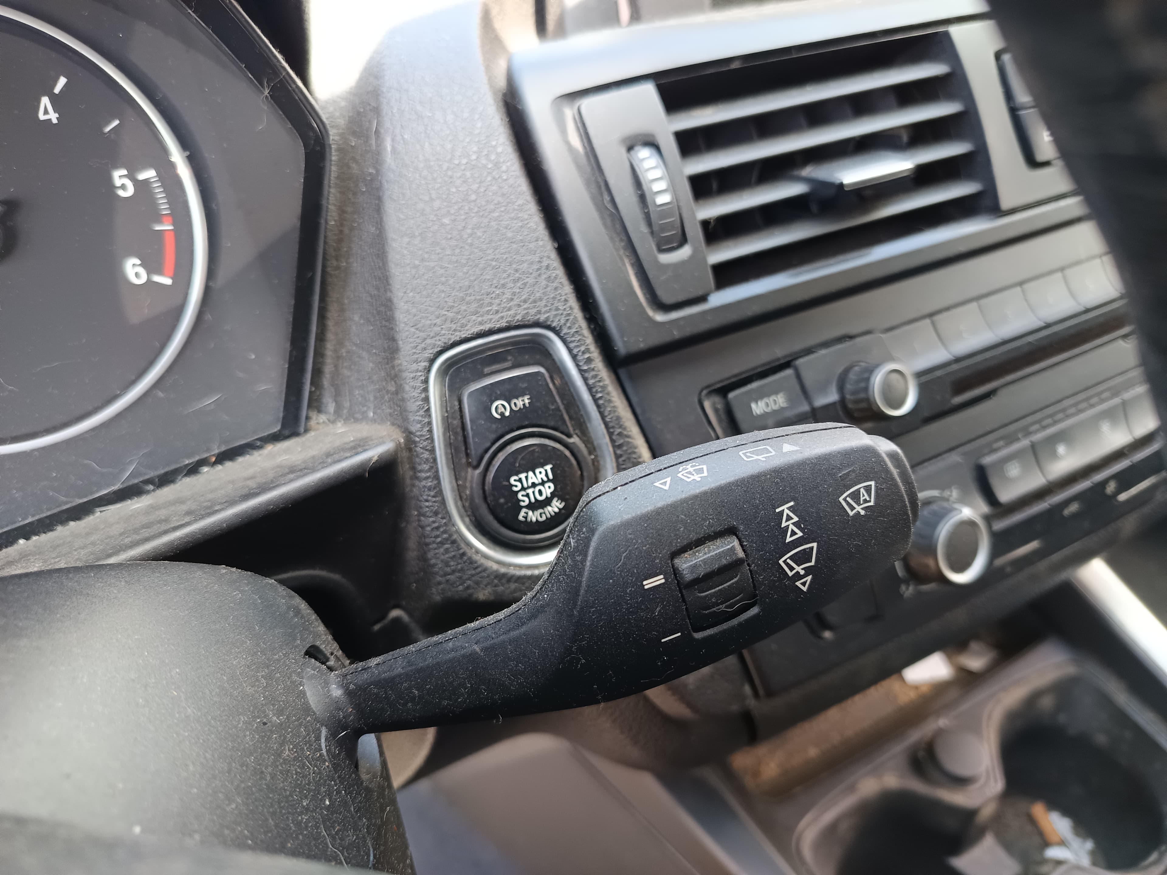 BMW 118d · Ano 2012 — imagen 43