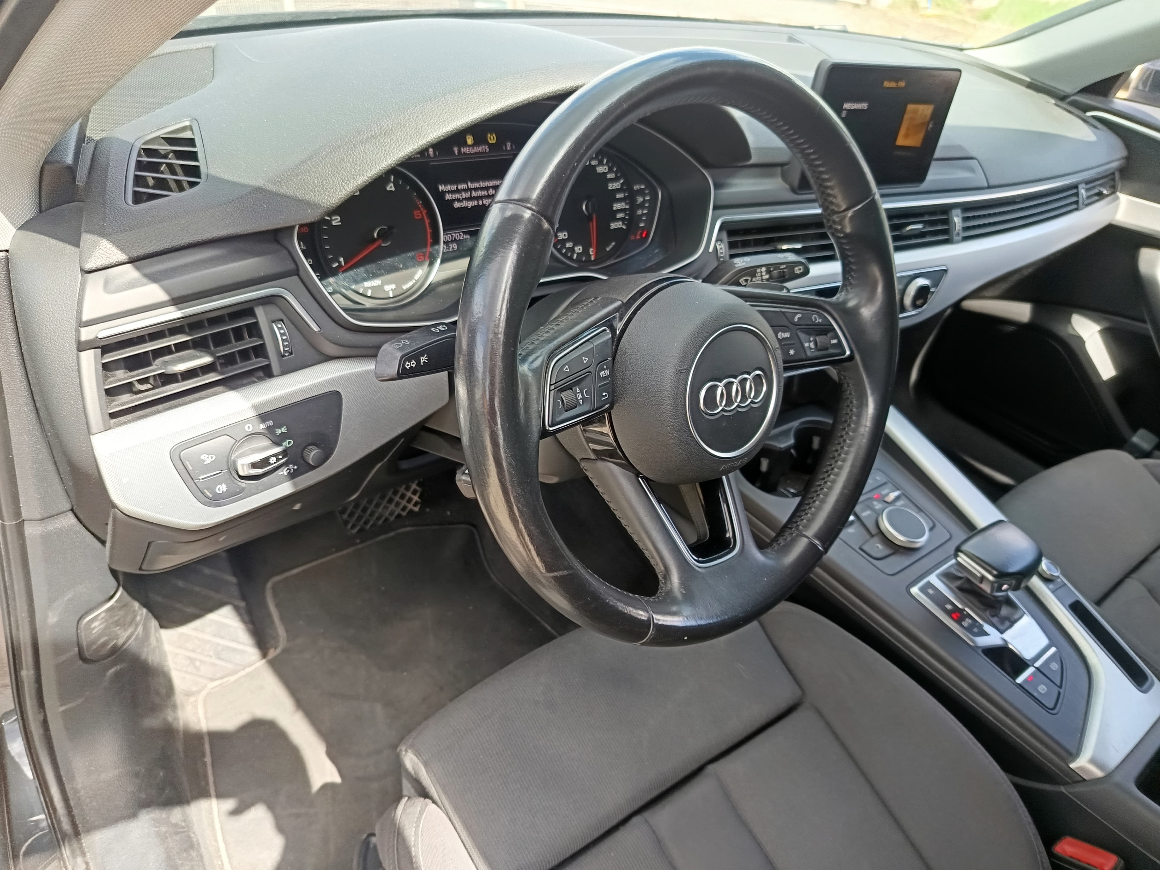Audi A4 · Ano 2017 — imagem 38