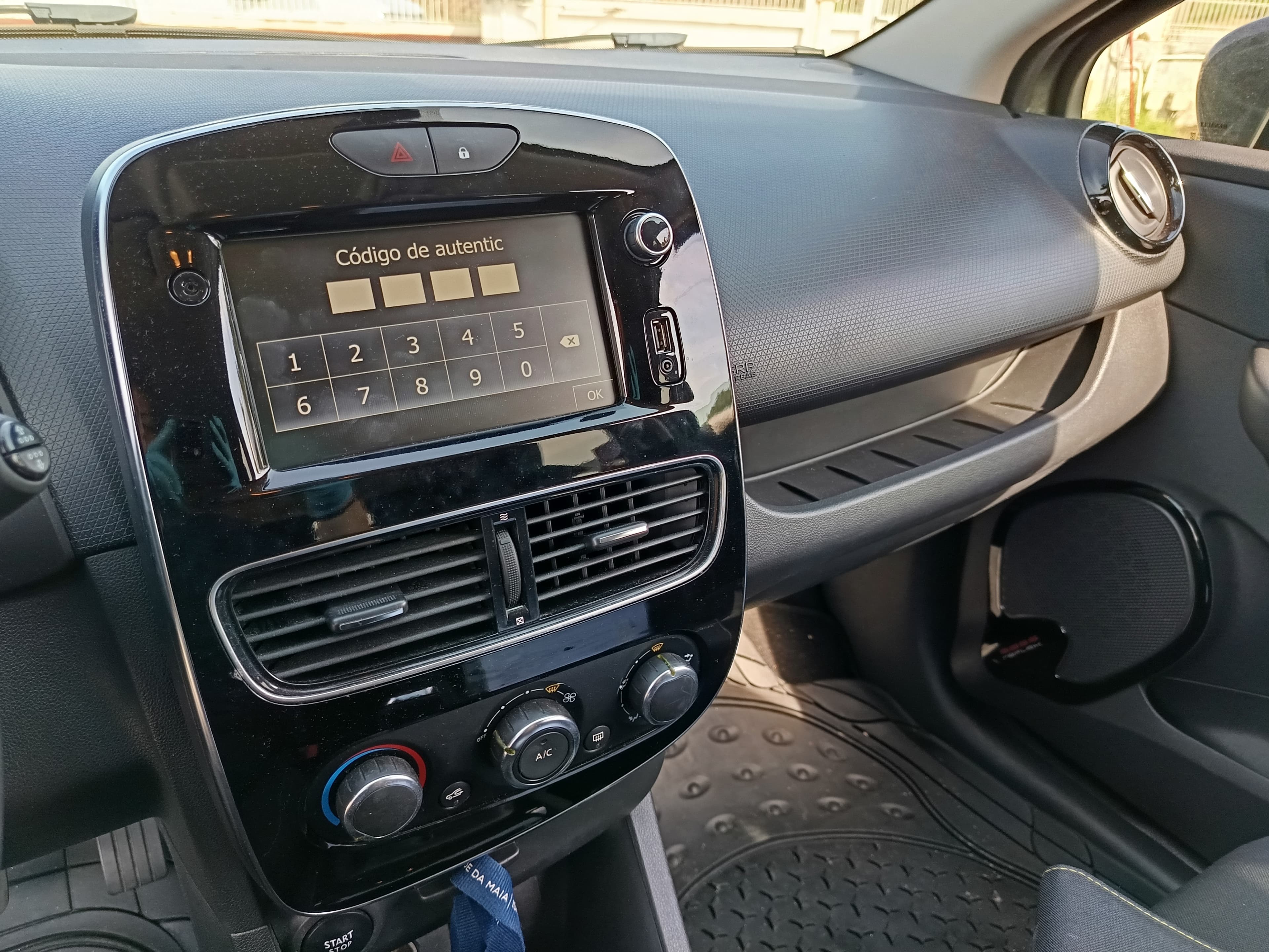 Renault Clio · Ano 2020 — image 31