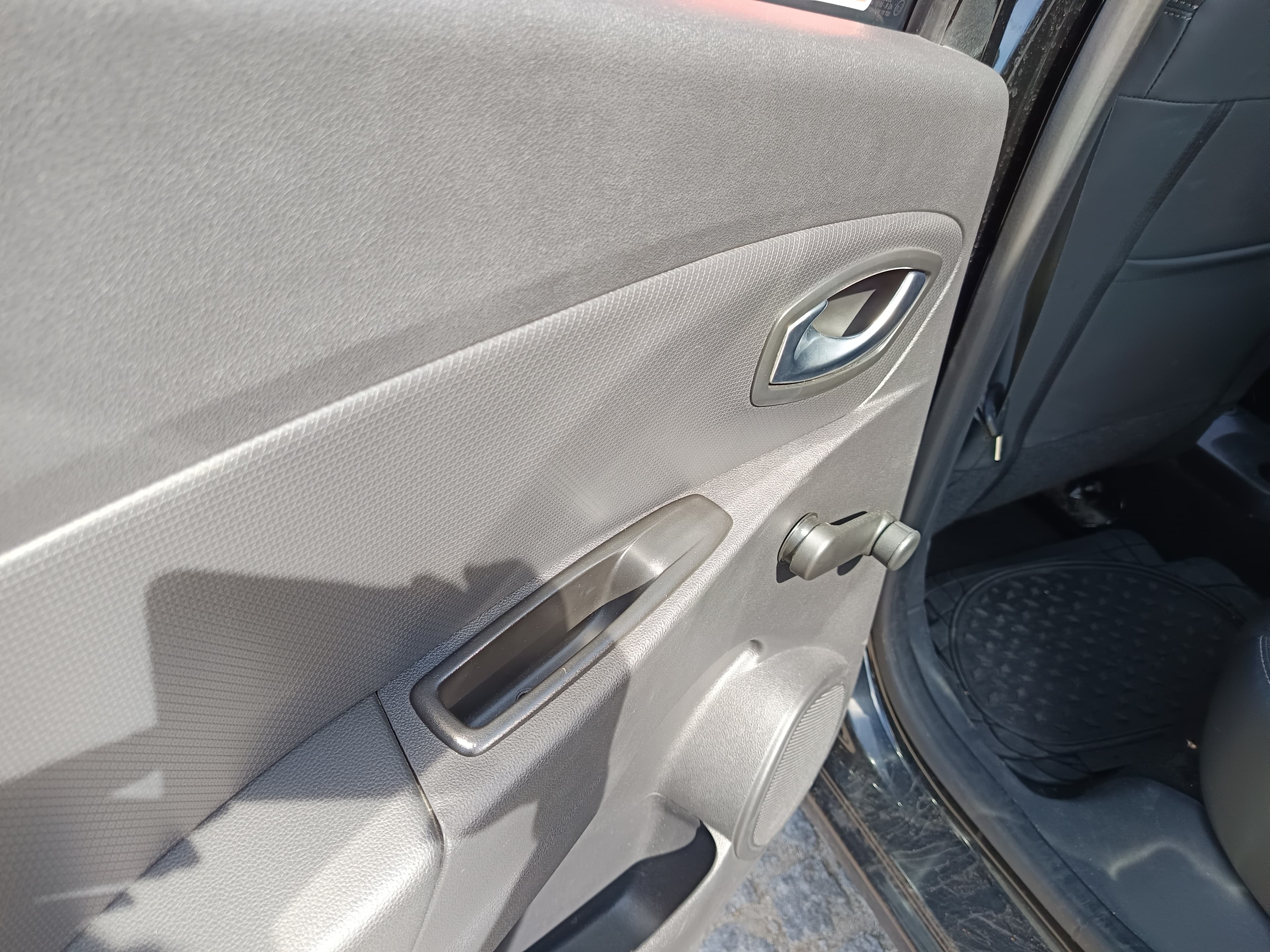 Renault Clio · Ano 2020 — image 24