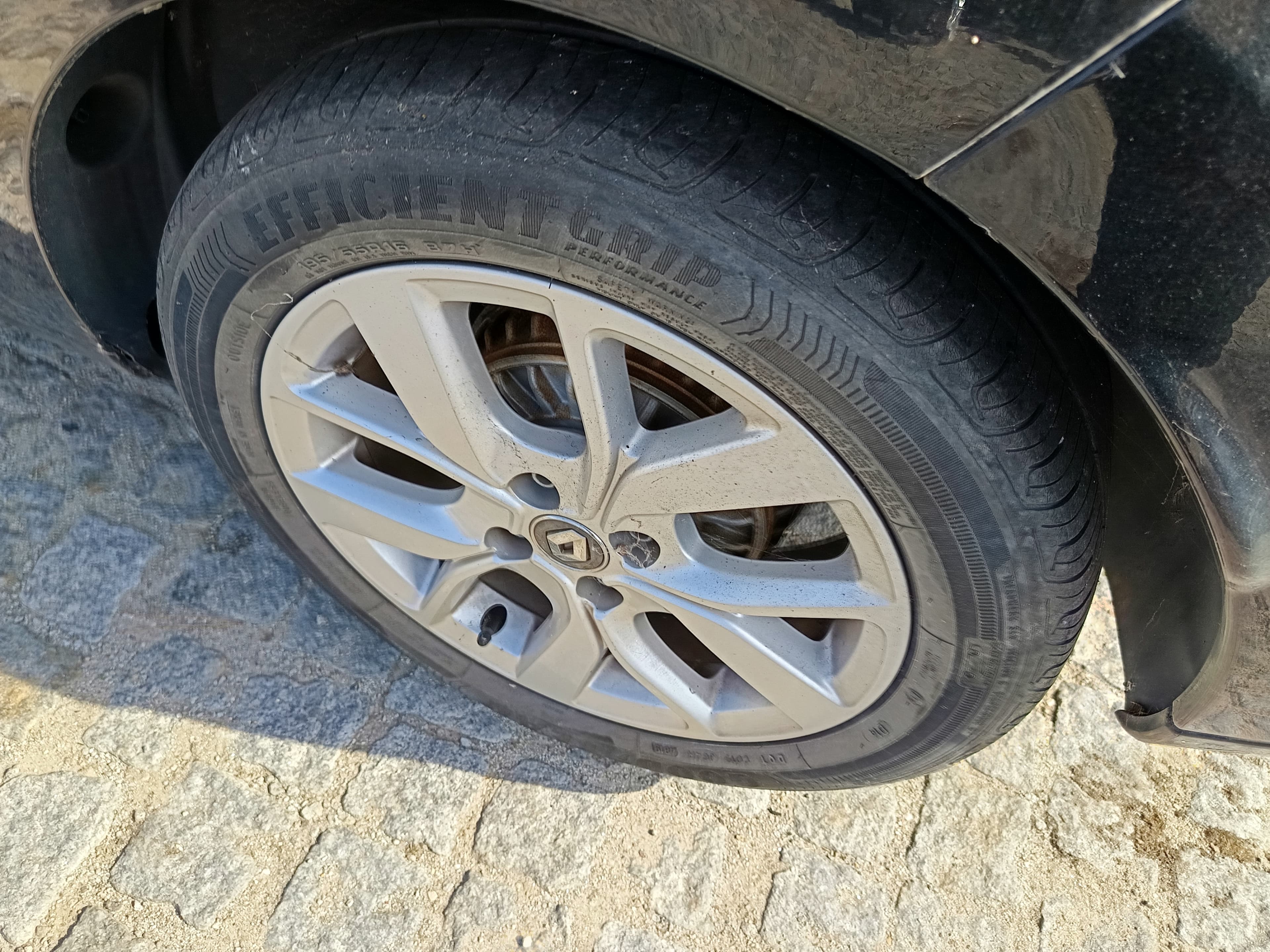 Renault Clio · Ano 2020 — image 11