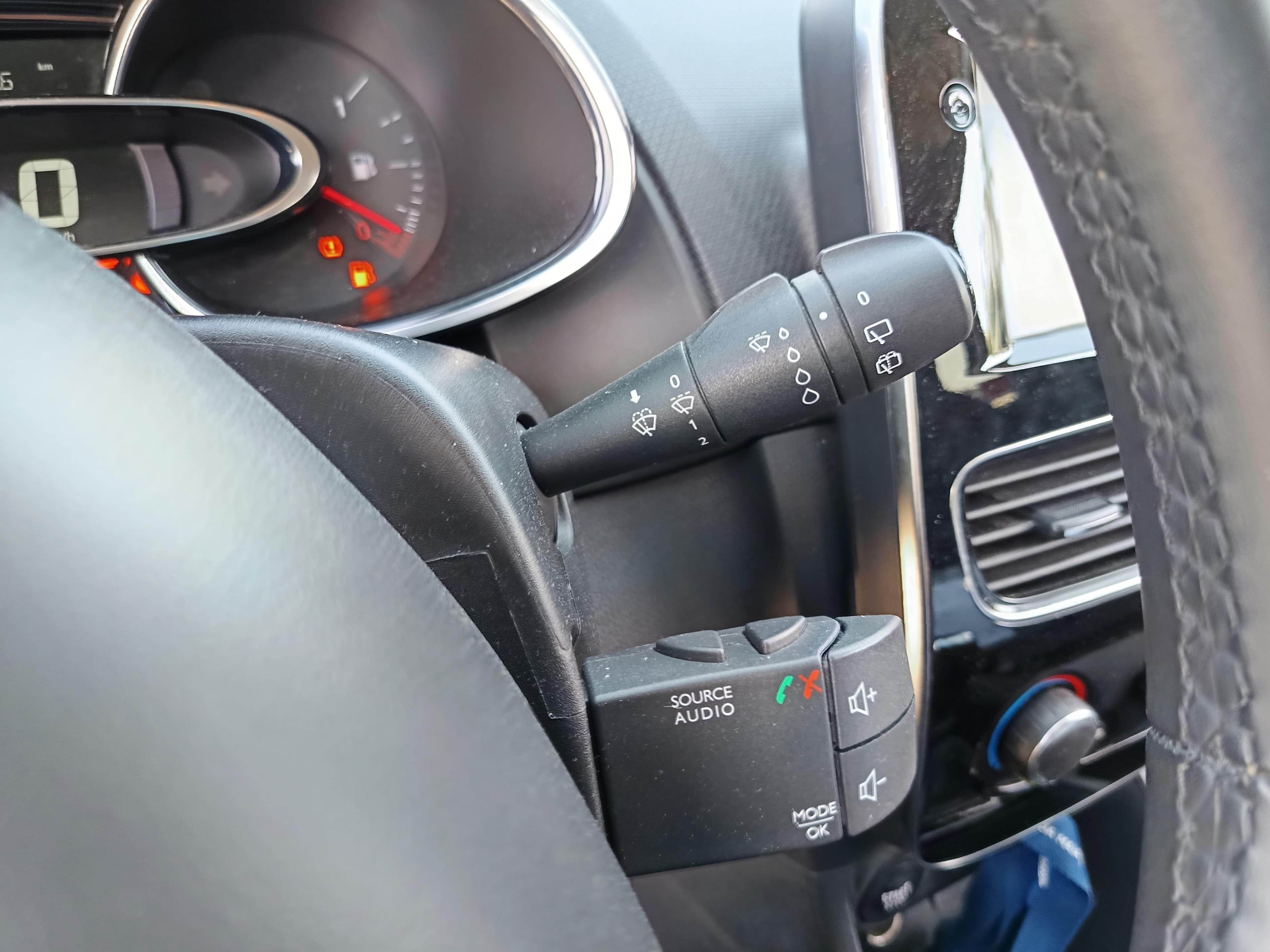 Renault Clio · Ano 2020 — image 36