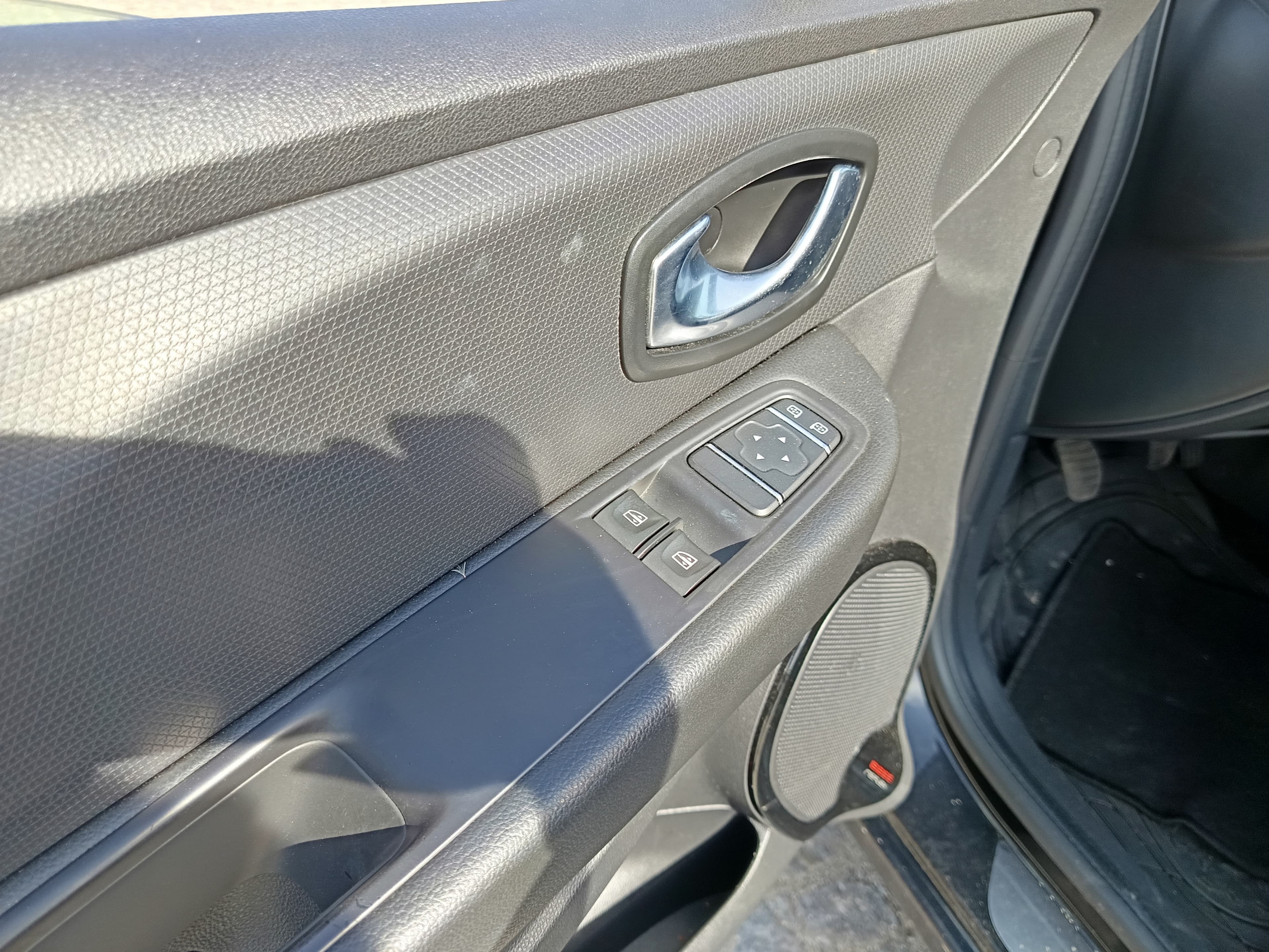 Renault Clio · Ano 2020 — image 27