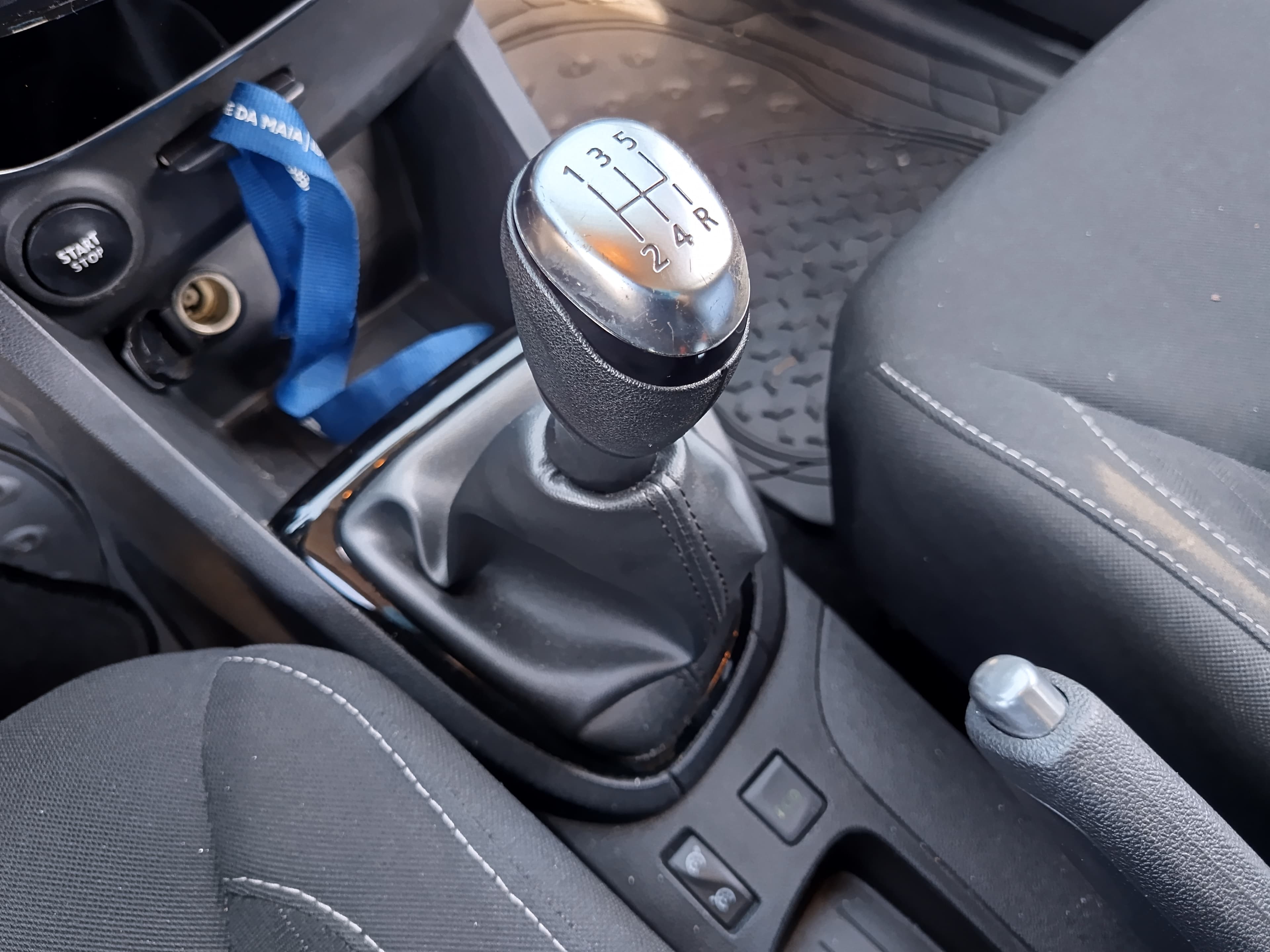 Renault Clio · Ano 2020 — image 33