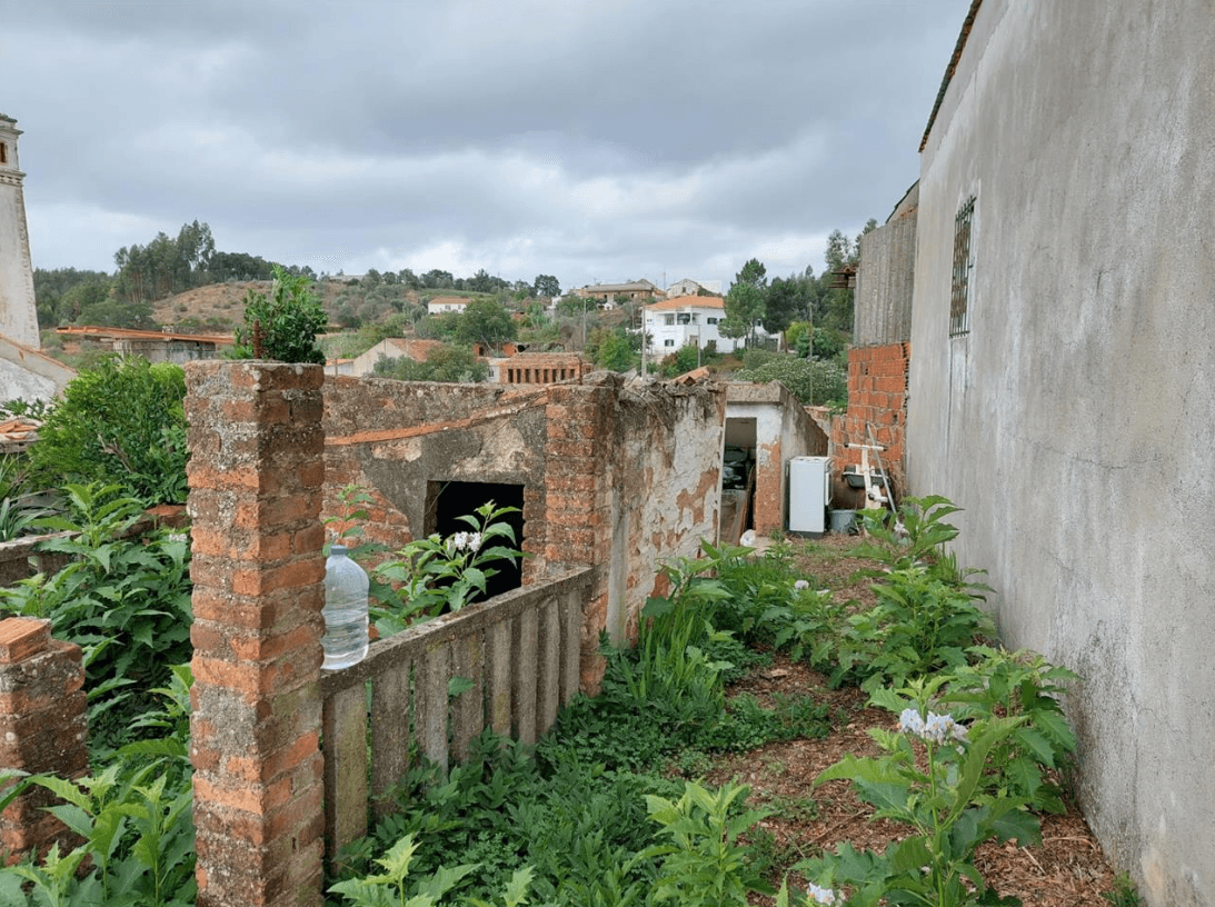 Moradia em Ruínas · Vila Nova da Barquinha, Santarém — image 4