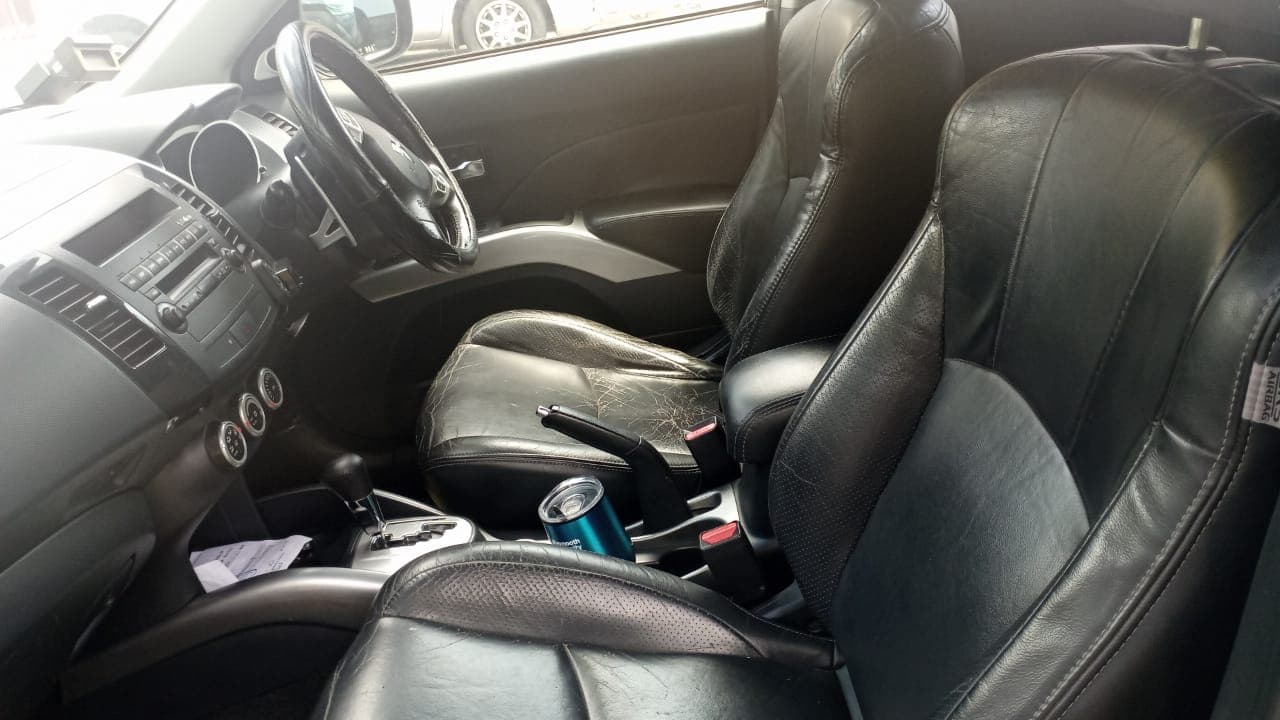 Mitsubishi Outlander 2,60m - 2008 — image 10
