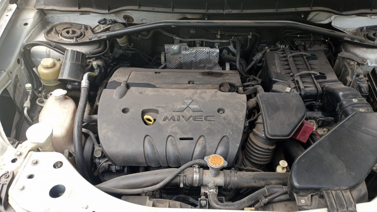 Mitsubishi Outlander 2,60m - 2008 — image 2