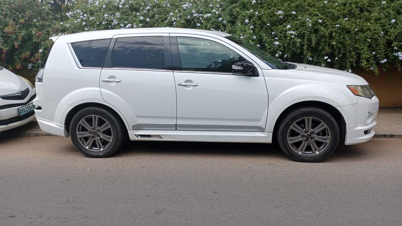 Mitsubishi Outlander 2,60m - 2008 — image 6