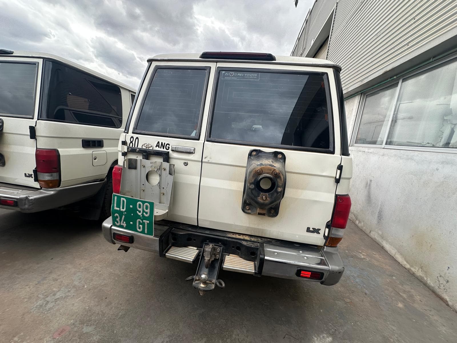 TOYOTA LAND CRUISER — image 4