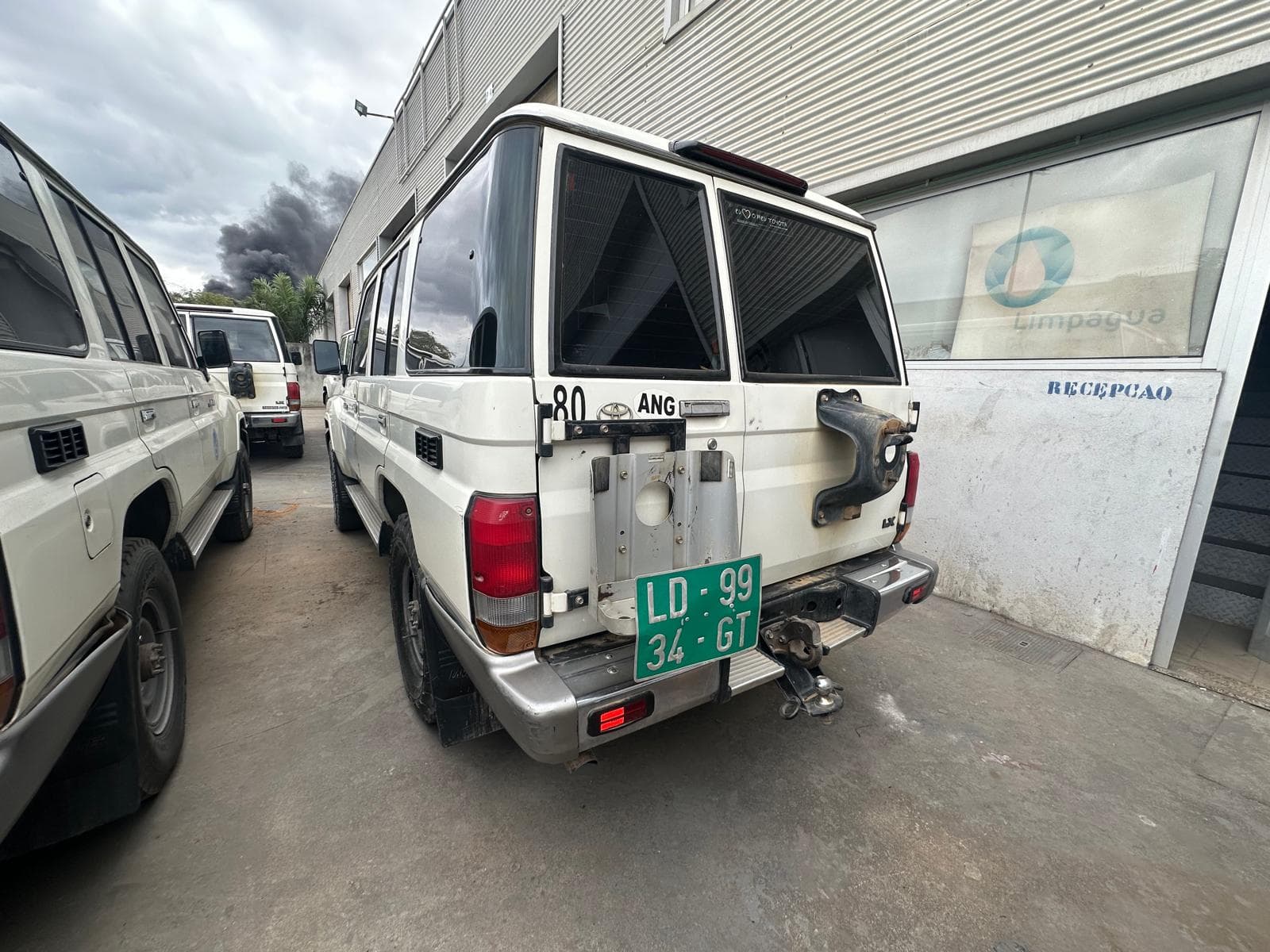 TOYOTA LAND CRUISER — image 5